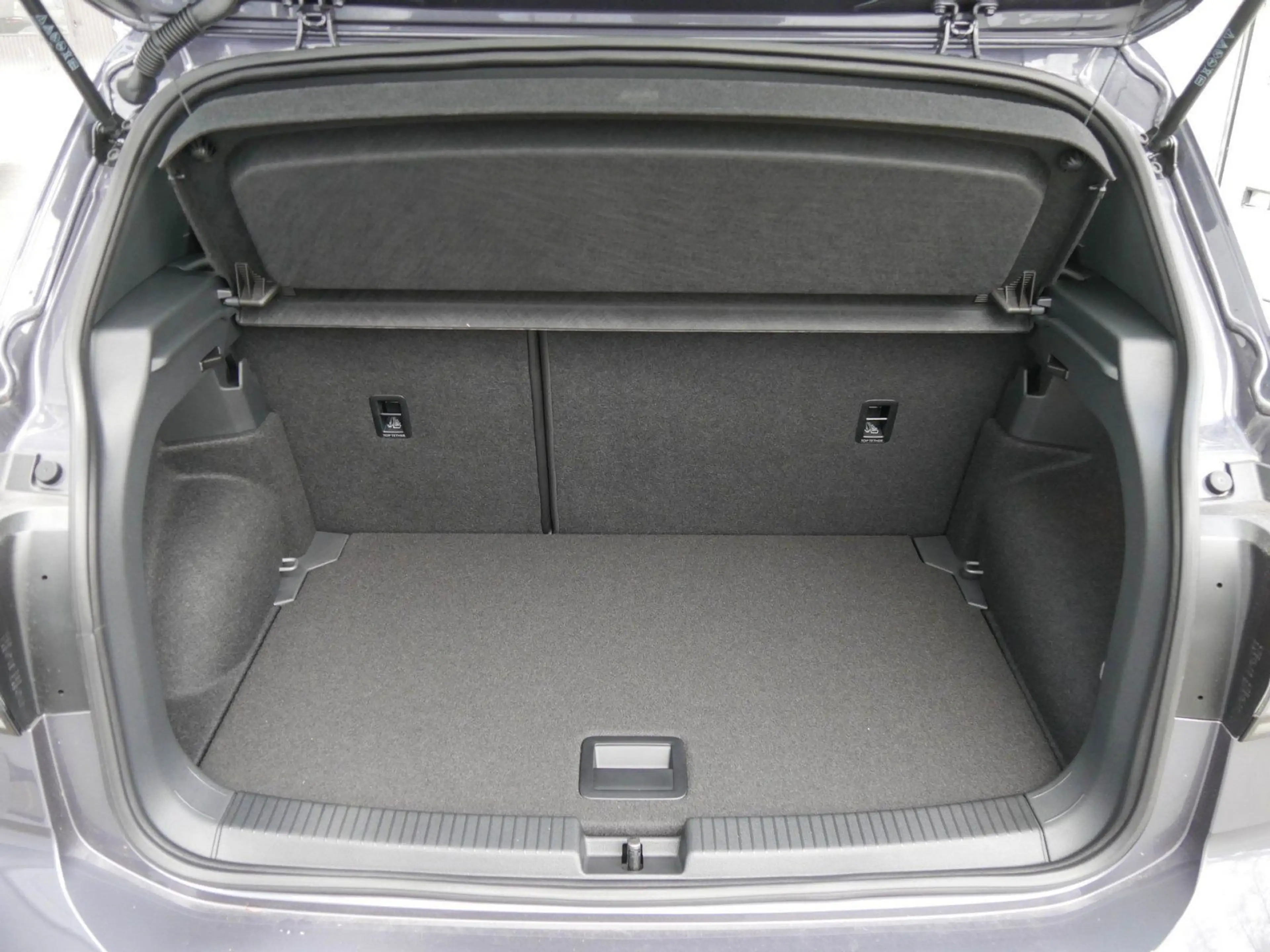 Volkswagen T-Cross Life 1.0 TSI 116 PS 6-Gang Kamera,Navi — photo 12