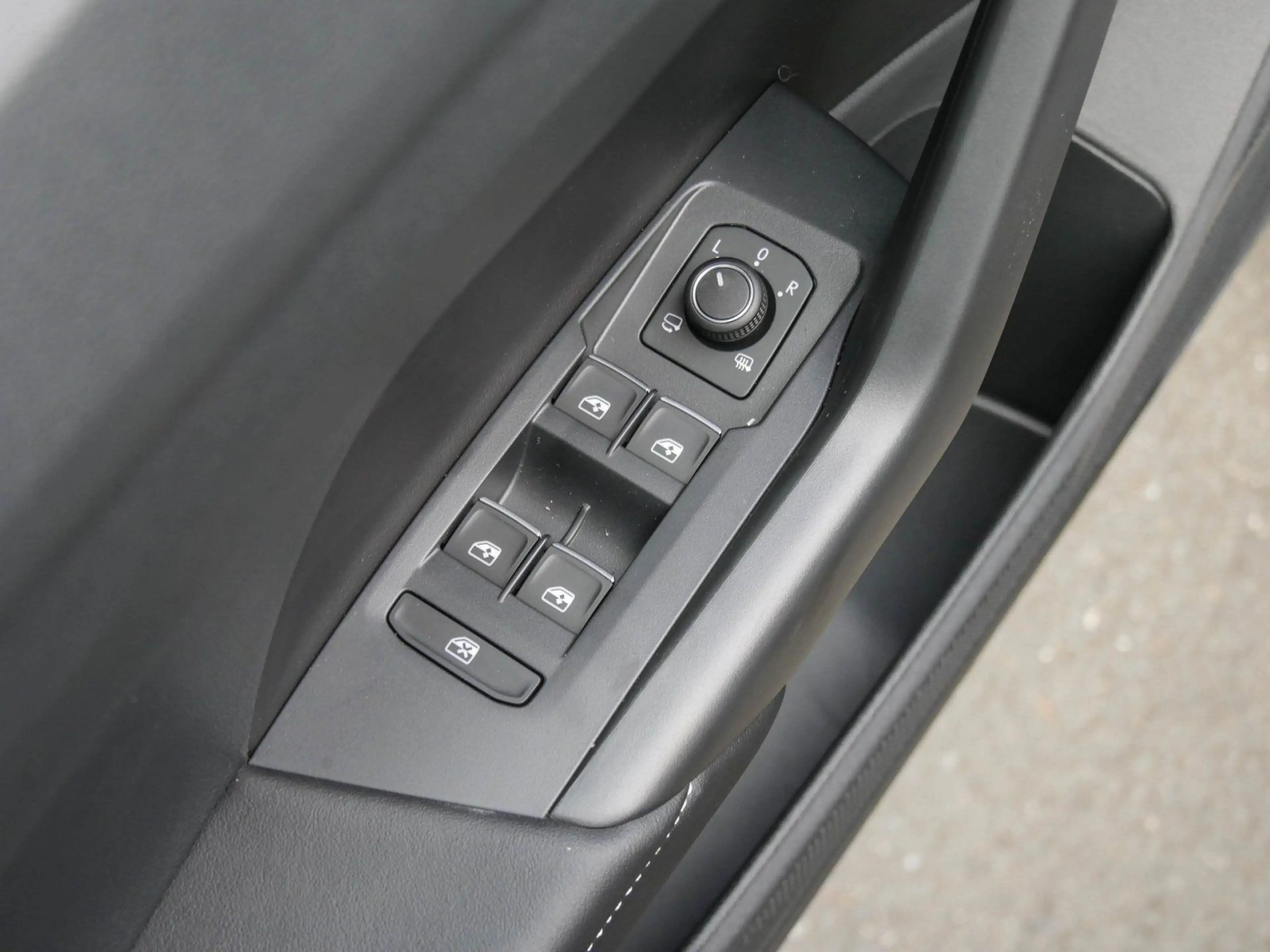 Volkswagen T-Cross Life 1.0 TSI 116 PS 6-Gang Kamera,Navi — photo 13