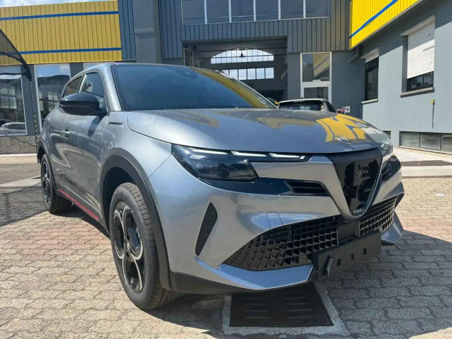 Alfa Romeo Junior 1.2 145 CV Hybrid eDCT6 Speciale Silver - 1