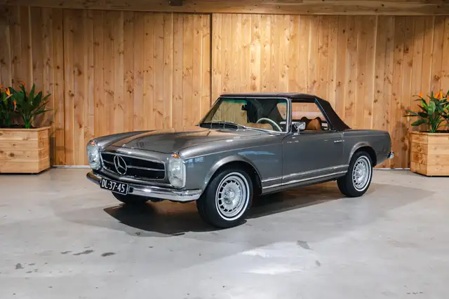 Mercedes-Benz SL 280 Pagode