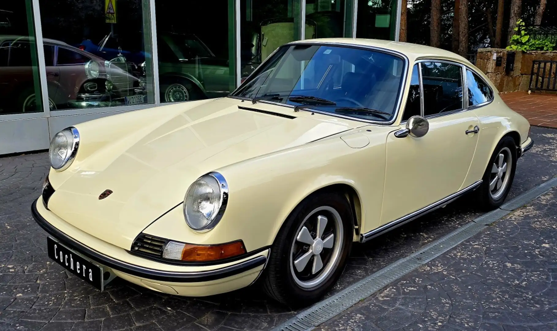 Porsche 911 Coupé Beige - 1