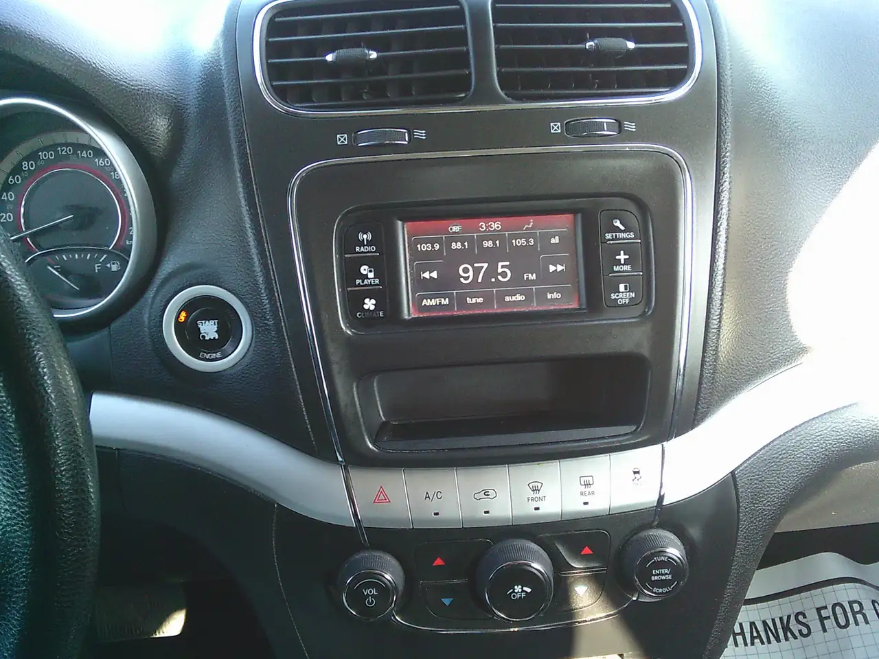 Dodge Journey снимка Dodge Journey