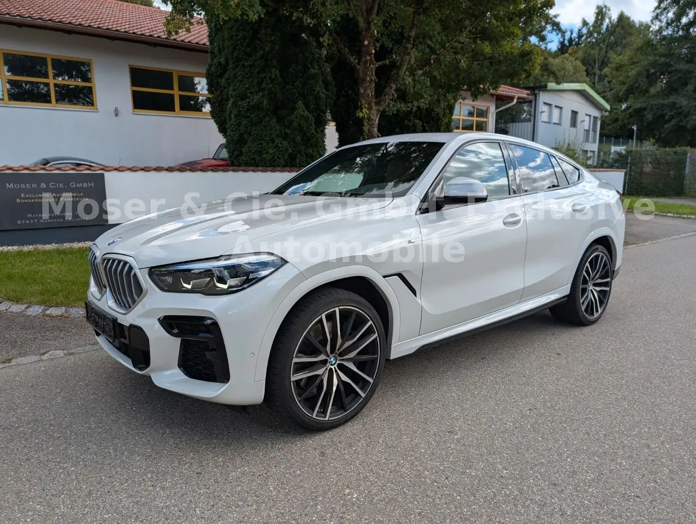 BMW X6 xDrive 40 d M Sport*M-Aerodyn*Live Cockp*PANO Weiß - 1