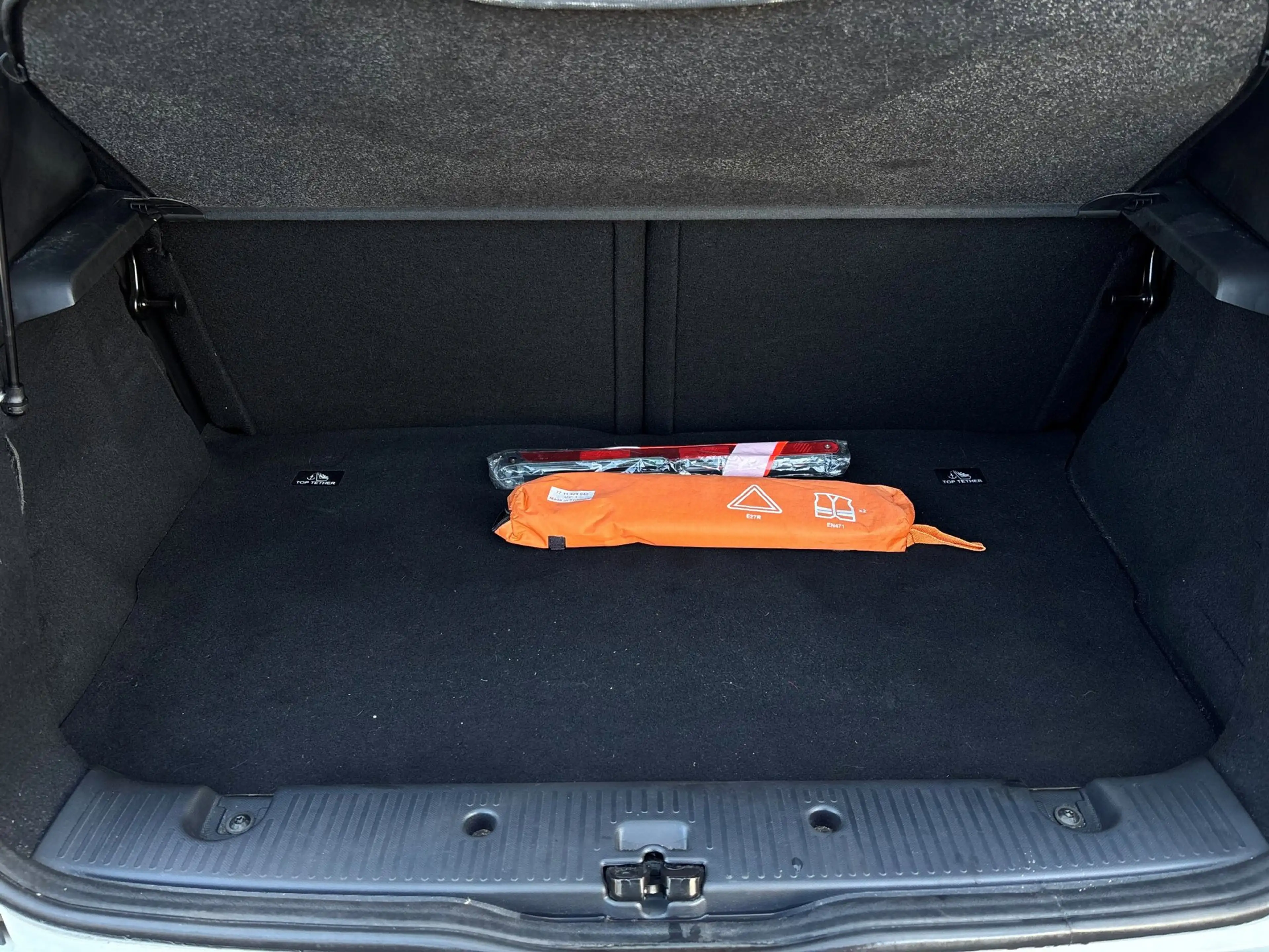 Renault Twingo SCe 70 Expression / Airco / Radio! — photo 13