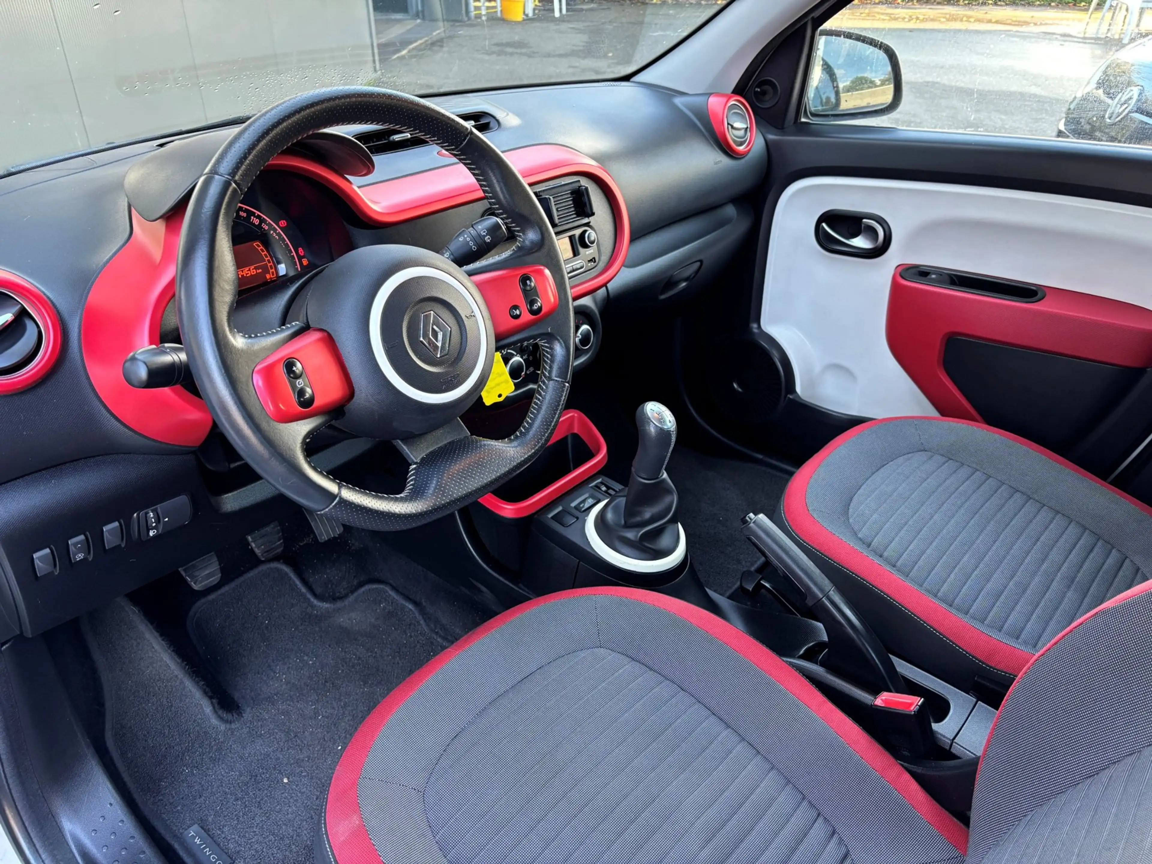 Renault Twingo SCe 70 Expression / Airco / Radio! — photo 7