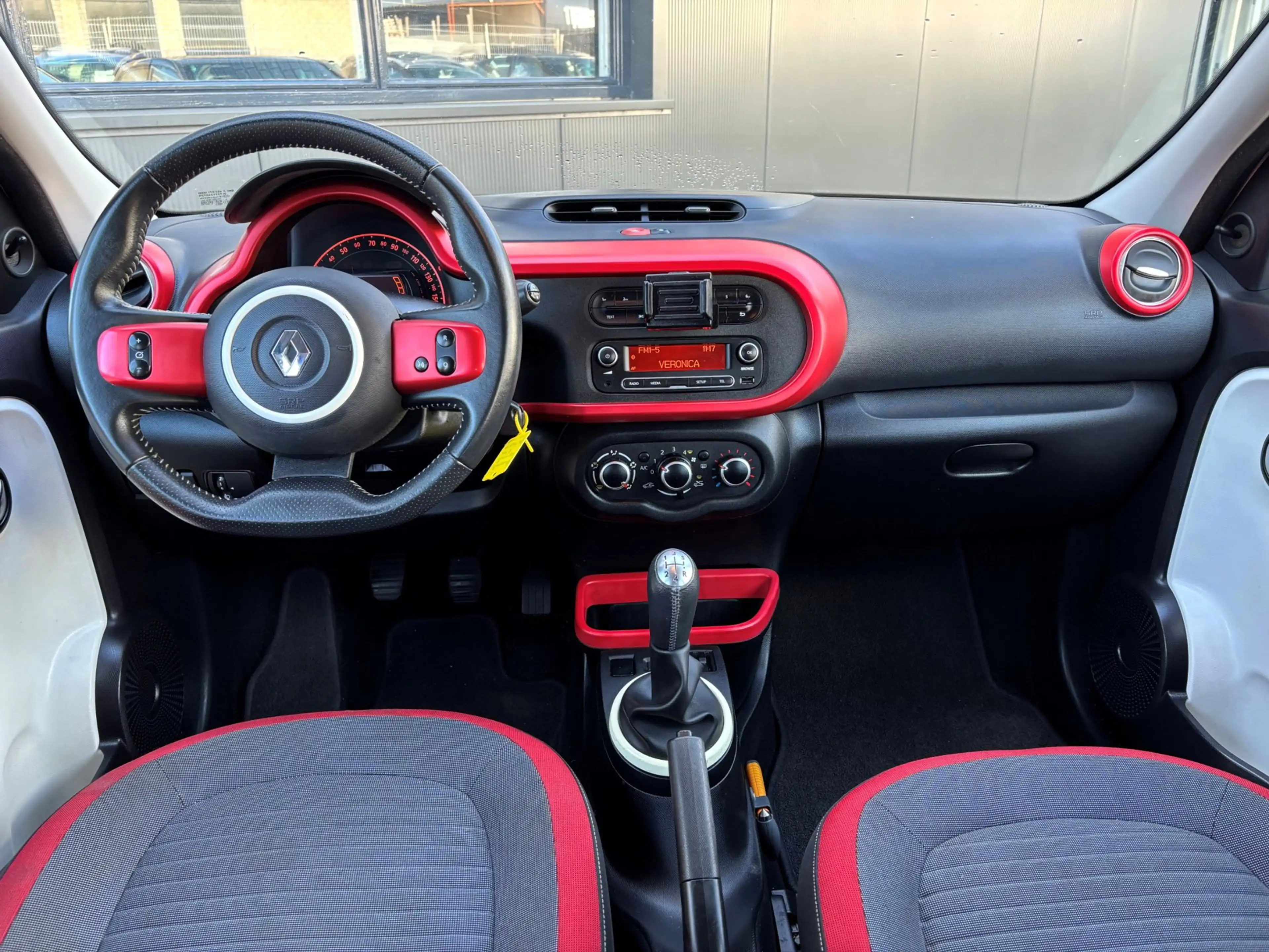 Renault Twingo SCe 70 Expression / Airco / Radio! — photo 9