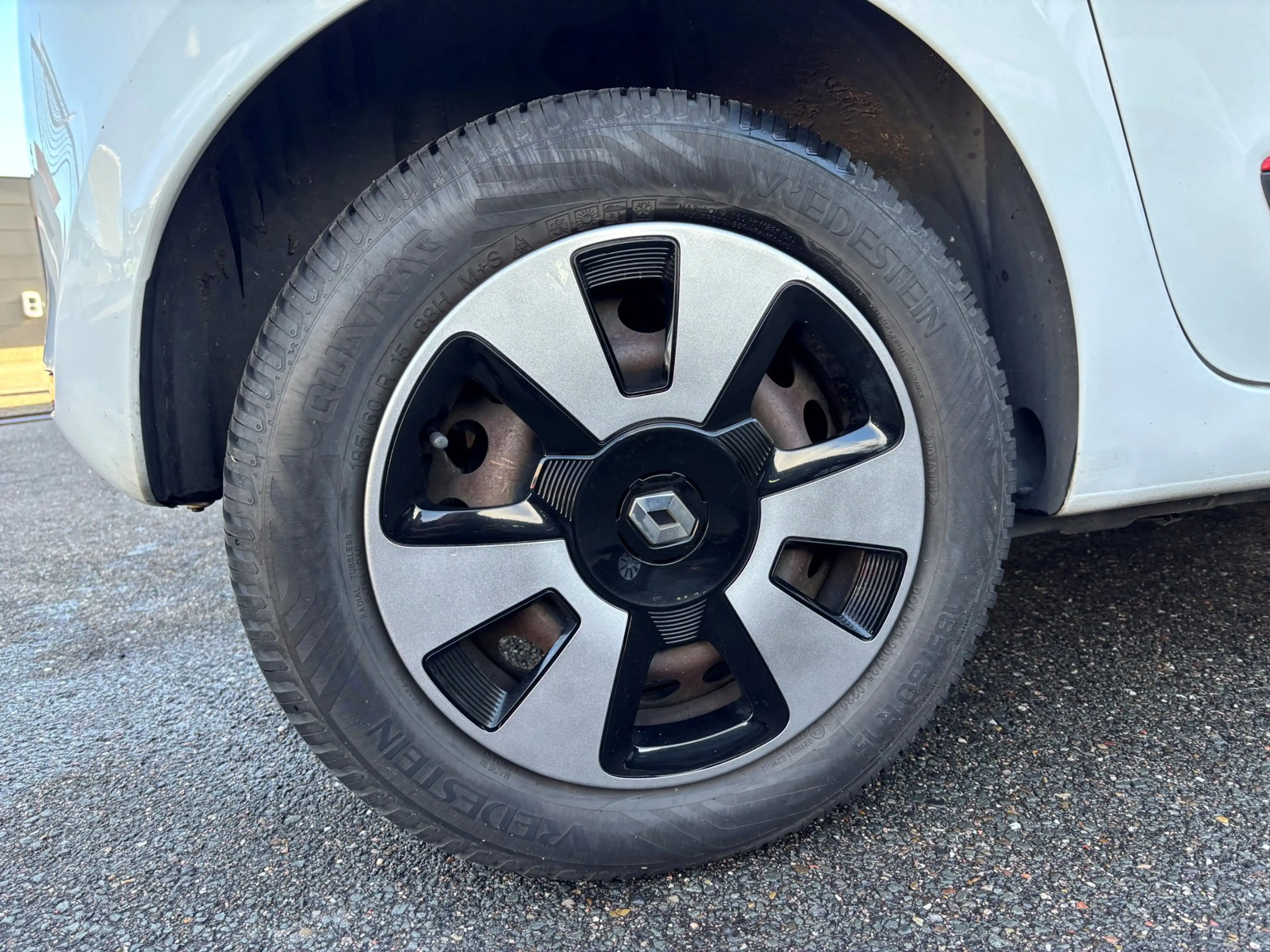 Renault Twingo SCe 70 Expression / Airco / Radio! — photo 14
