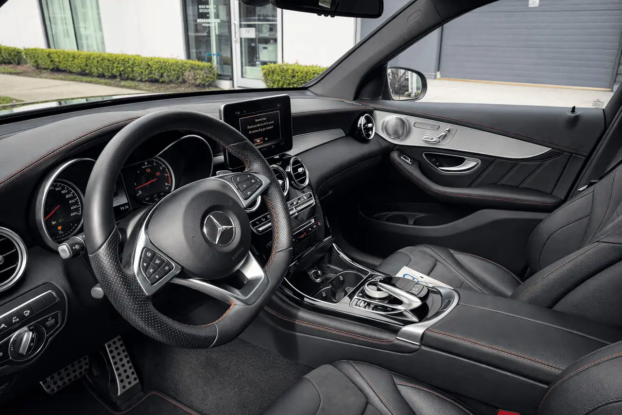 Mercedes-Benz GLC снимка Mercedes-Benz GLC