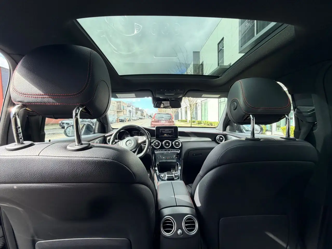 Mercedes-Benz GLC снимка Mercedes-Benz GLC