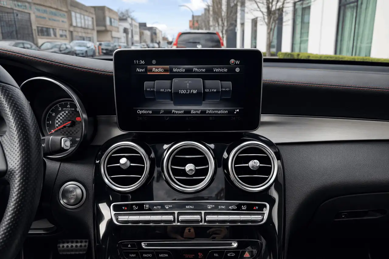 Mercedes-Benz GLC снимка Mercedes-Benz GLC