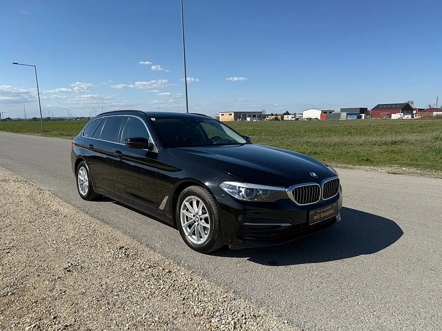 BMW 530 d Touring Aut. Schwarz - 2