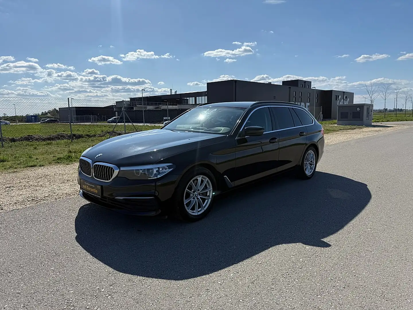 BMW 530 d Touring Aut. Schwarz - 1