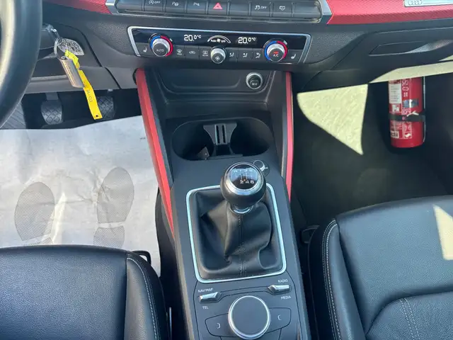 Audi Q2 view 10