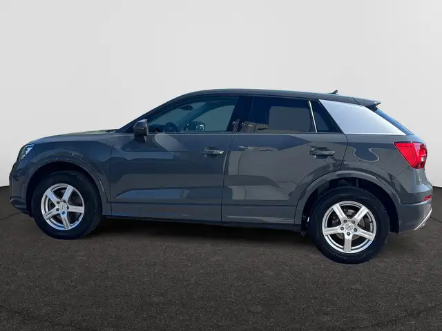 Audi Q2 view 8