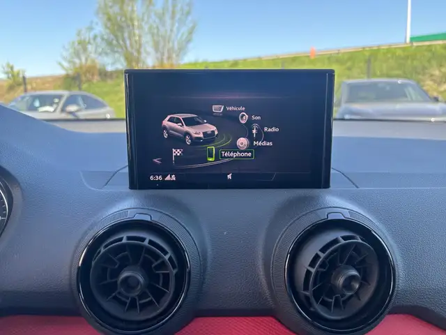 Audi Q2 view 11