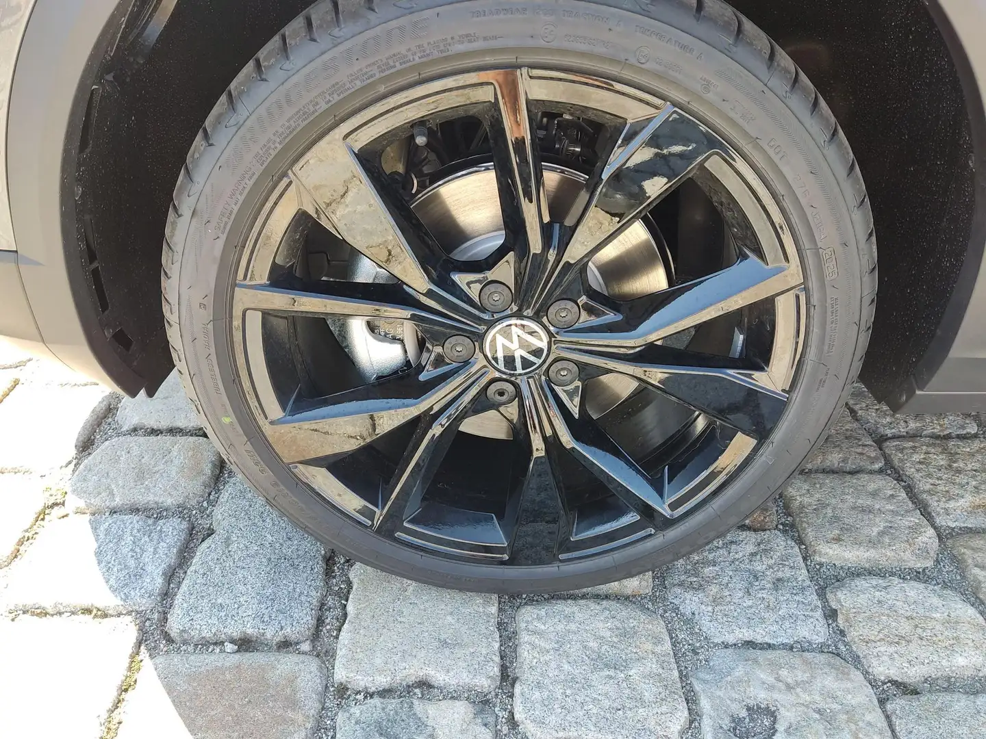 Volkswagen T-Roc Black Style 1,5 TSI 150 PS DSG AHK-IQ Light-Nav... Grau - 1