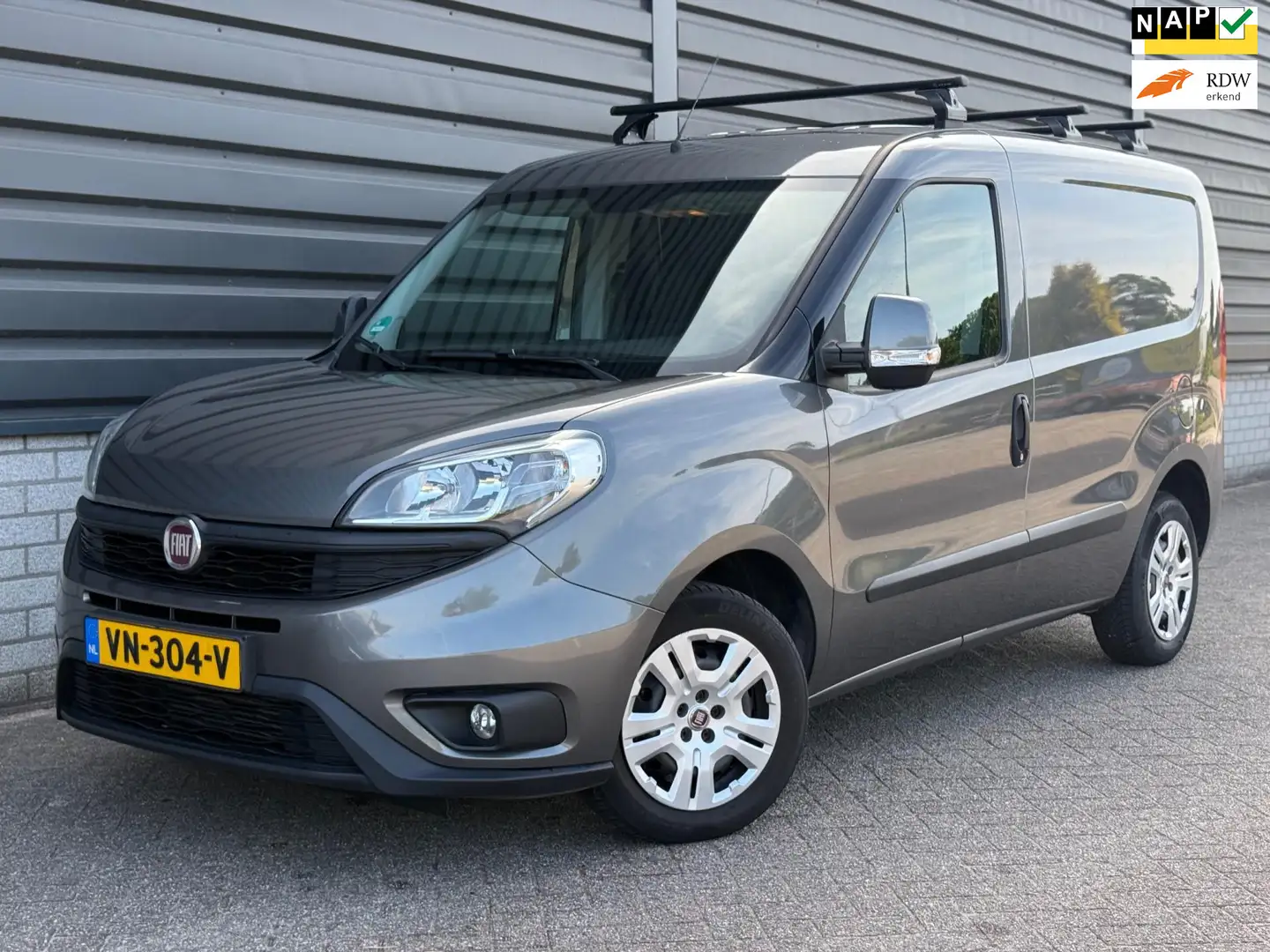 Fiat Doblo Cargo 1.3 MJ L1H1 SX Airco PDC Trekhaak Nette staa Grau - 1