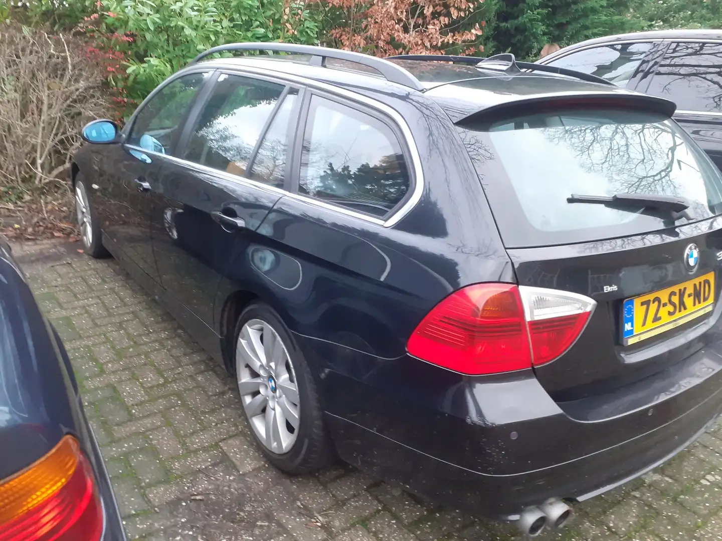 BMW 330 XD high excutive Zwart - 2