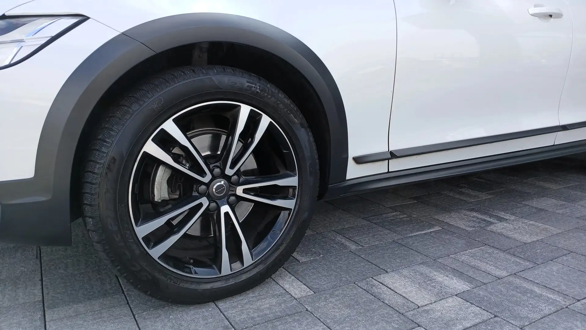Volvo V90 Cross Country V90  Cross Country 2.0 d4 Pro awd geartronic my19 Weiß - 2