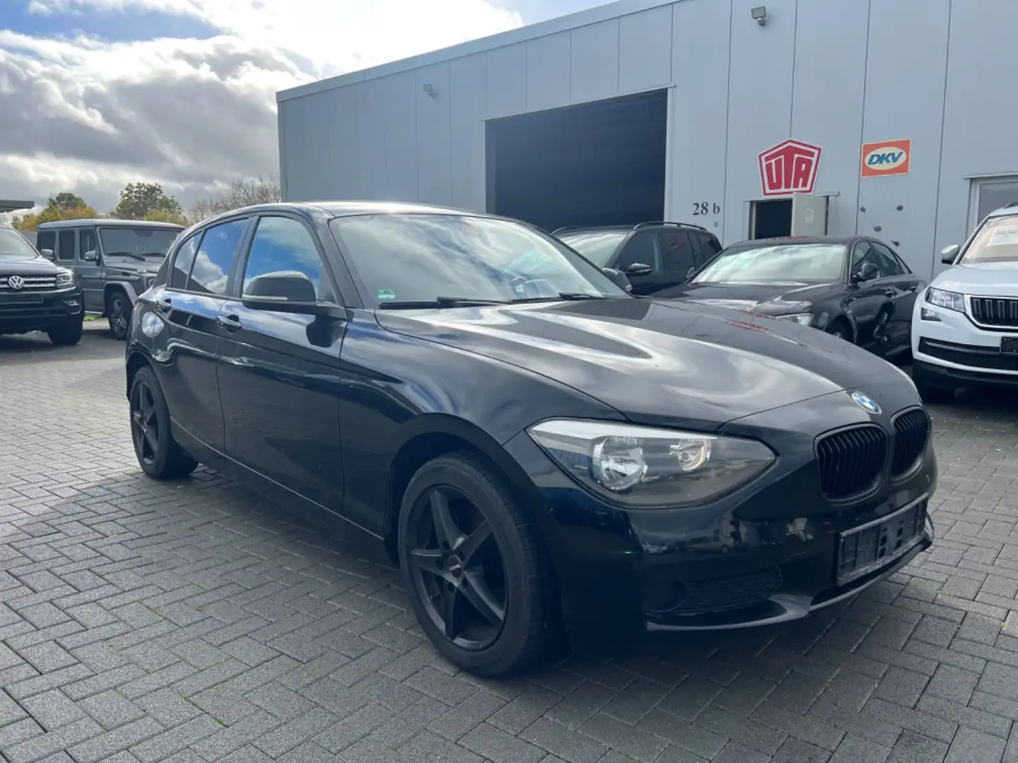BMW 118 Baureihe 1 Lim. 5-trg. 118d Schwarz - 2