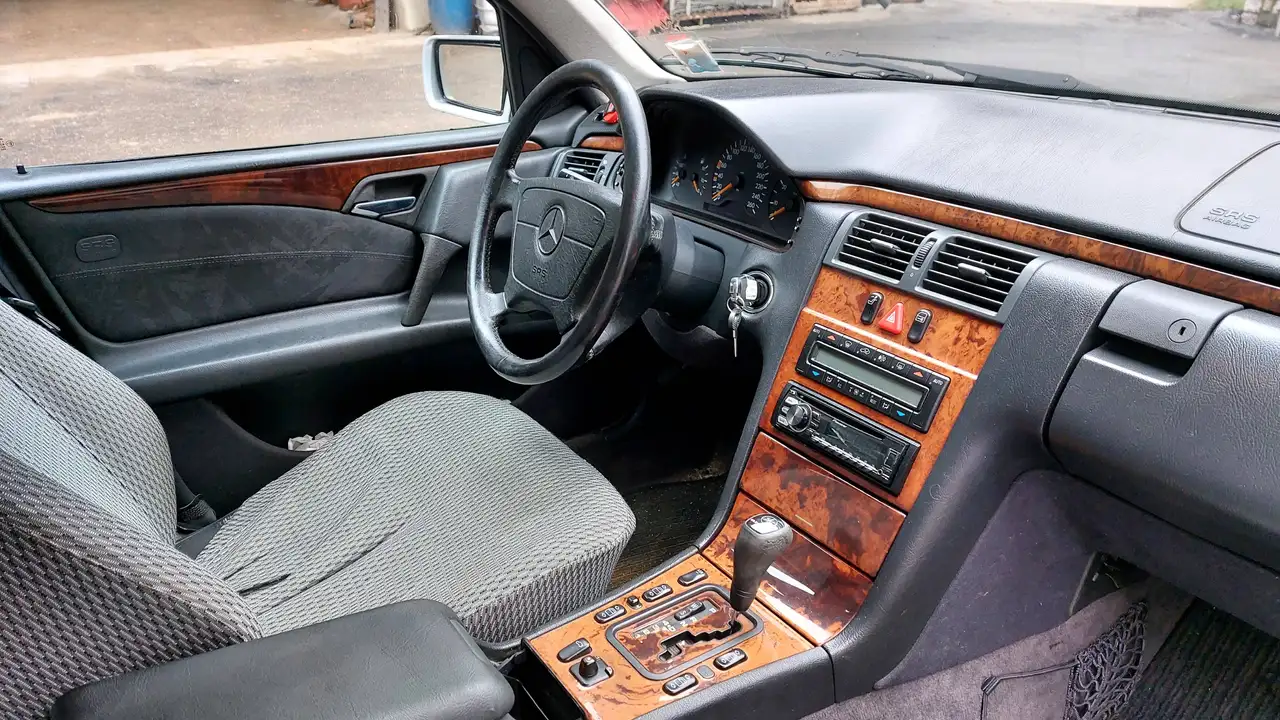 Mercedes-Benz E 300 td 4matic, foto 6
