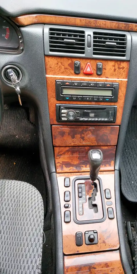 Mercedes-Benz E 300 td 4matic, foto 8