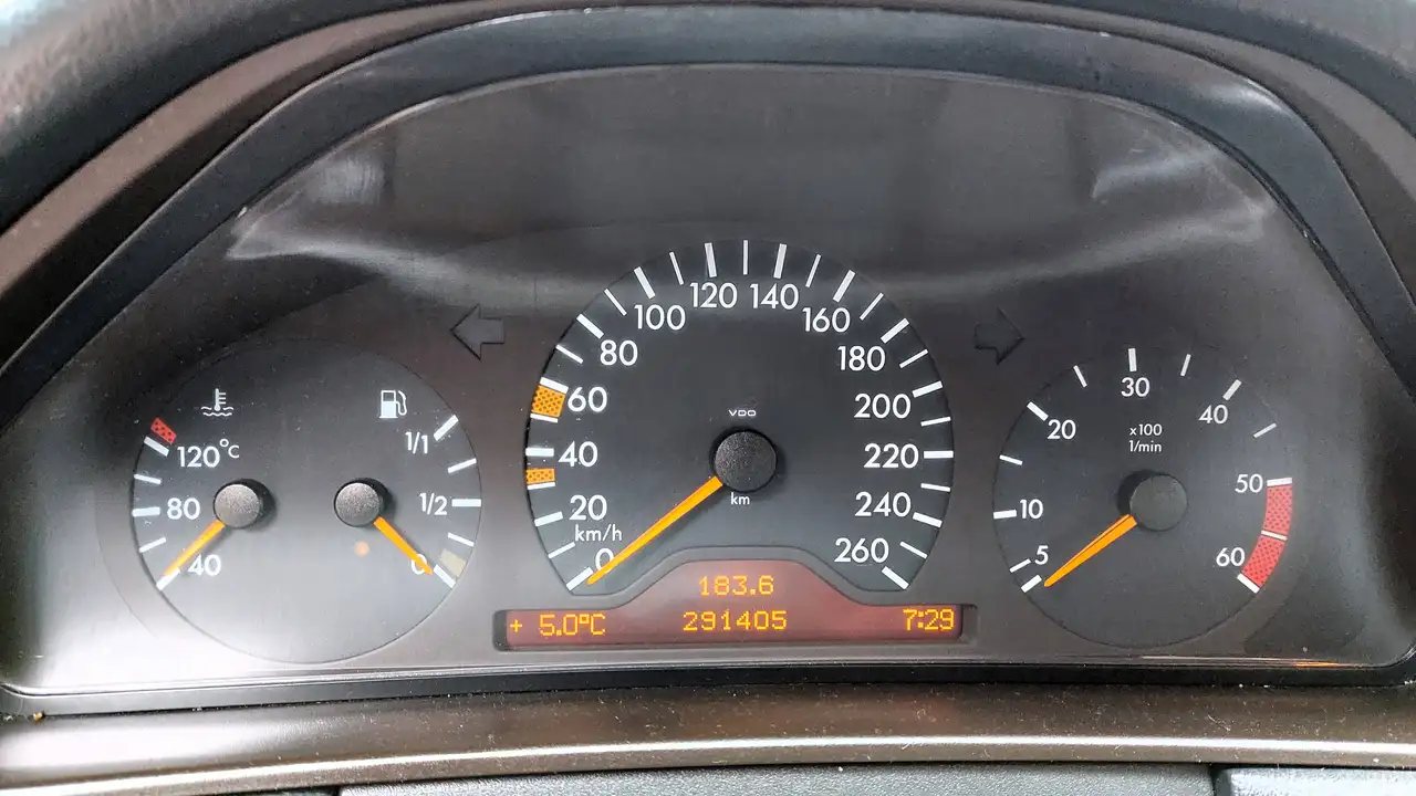 Mercedes-Benz E 300 td 4matic, foto 7