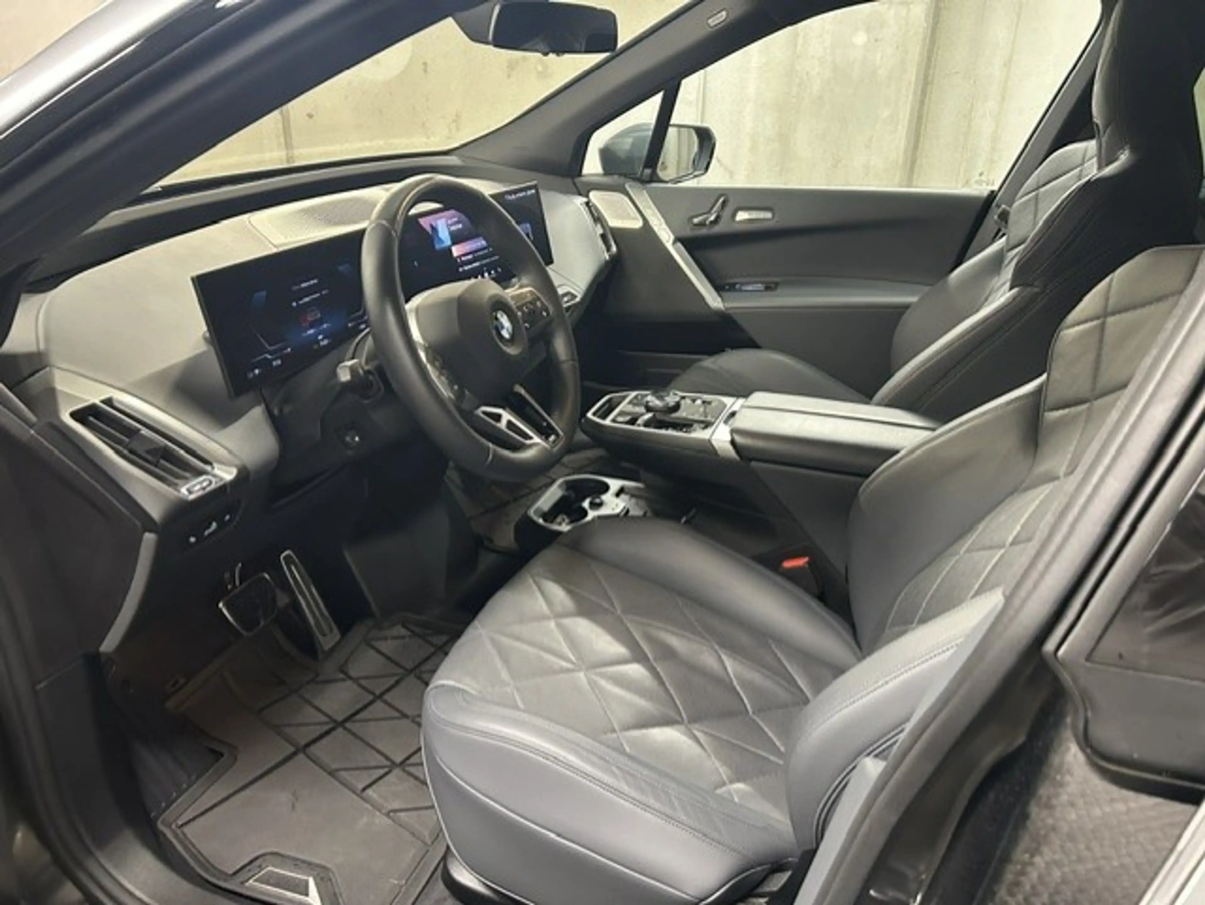 BMW iX iX 100.6 kWh xDrive45 — photo 6