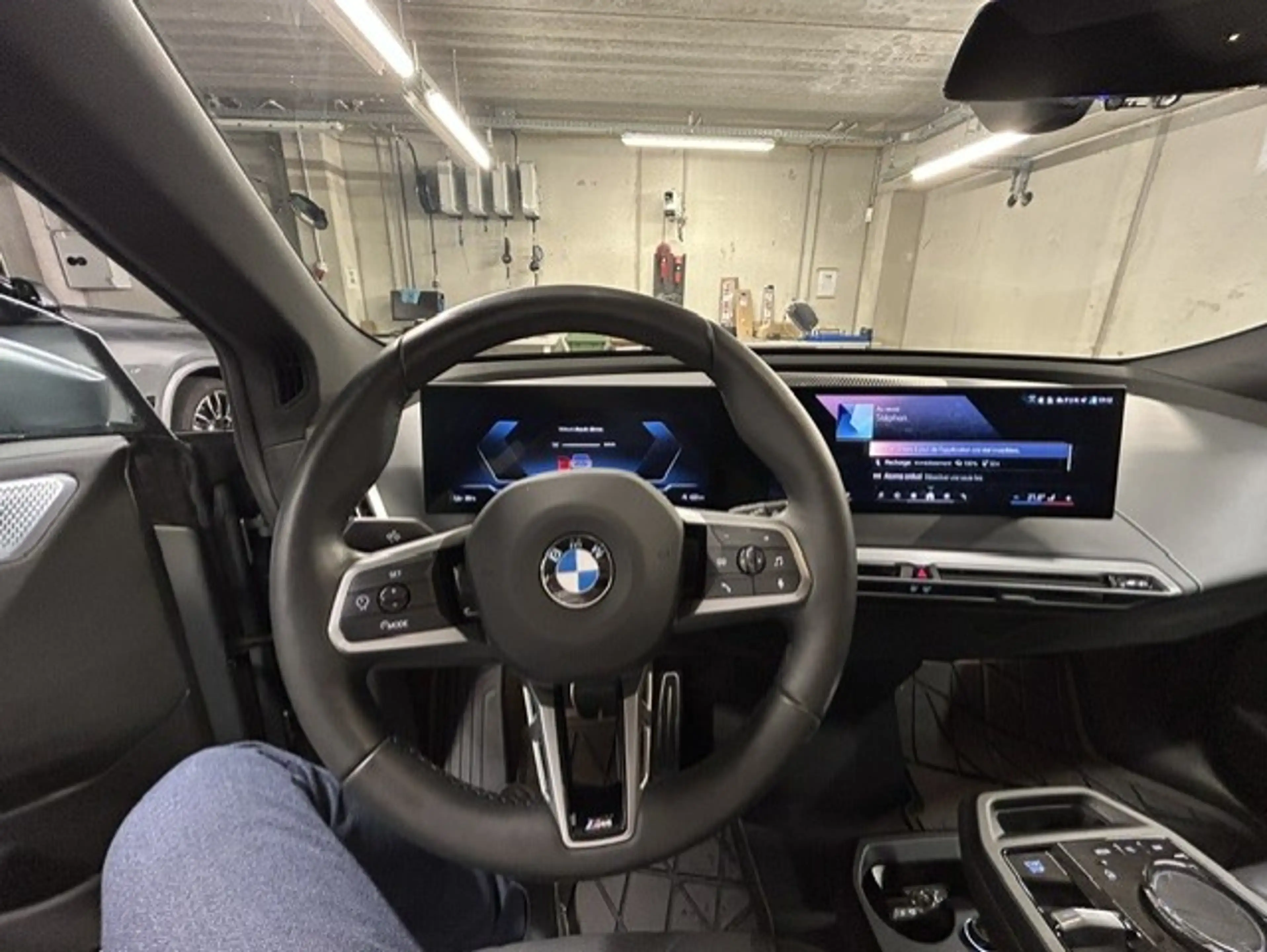 BMW iX iX 100.6 kWh xDrive45 — photo 8