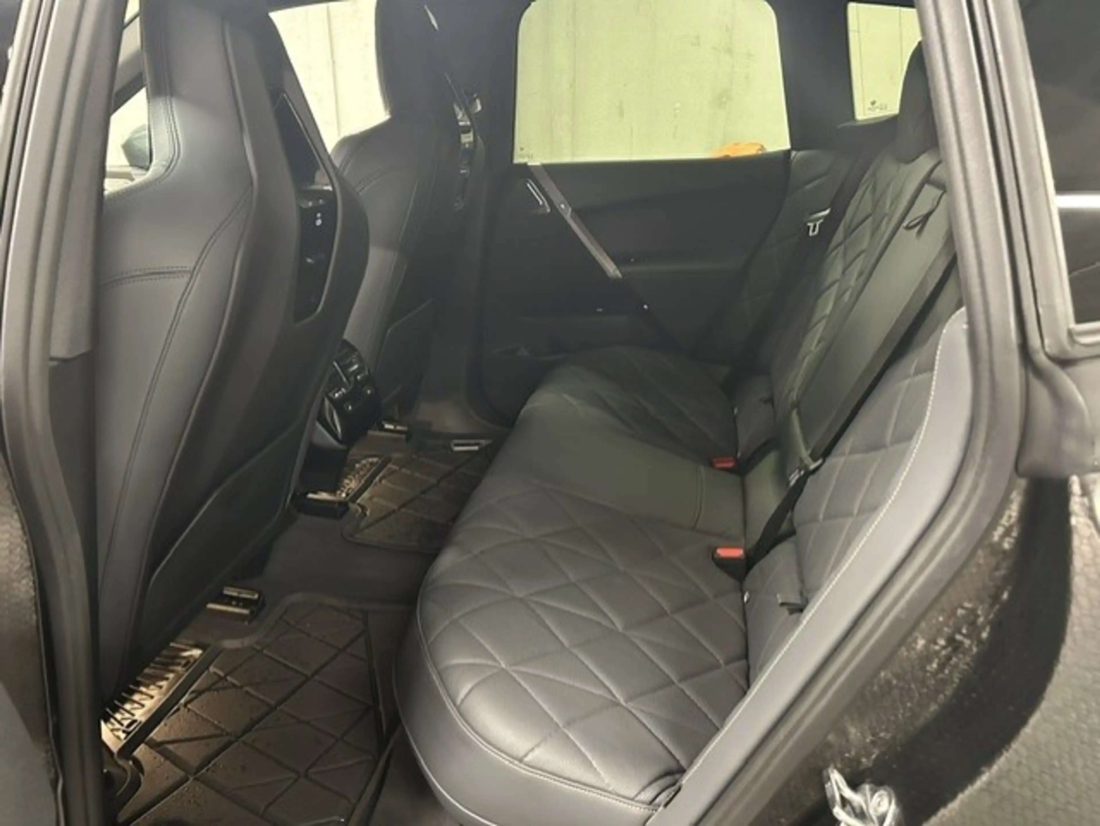 BMW iX iX 100.6 kWh xDrive45 — photo 9