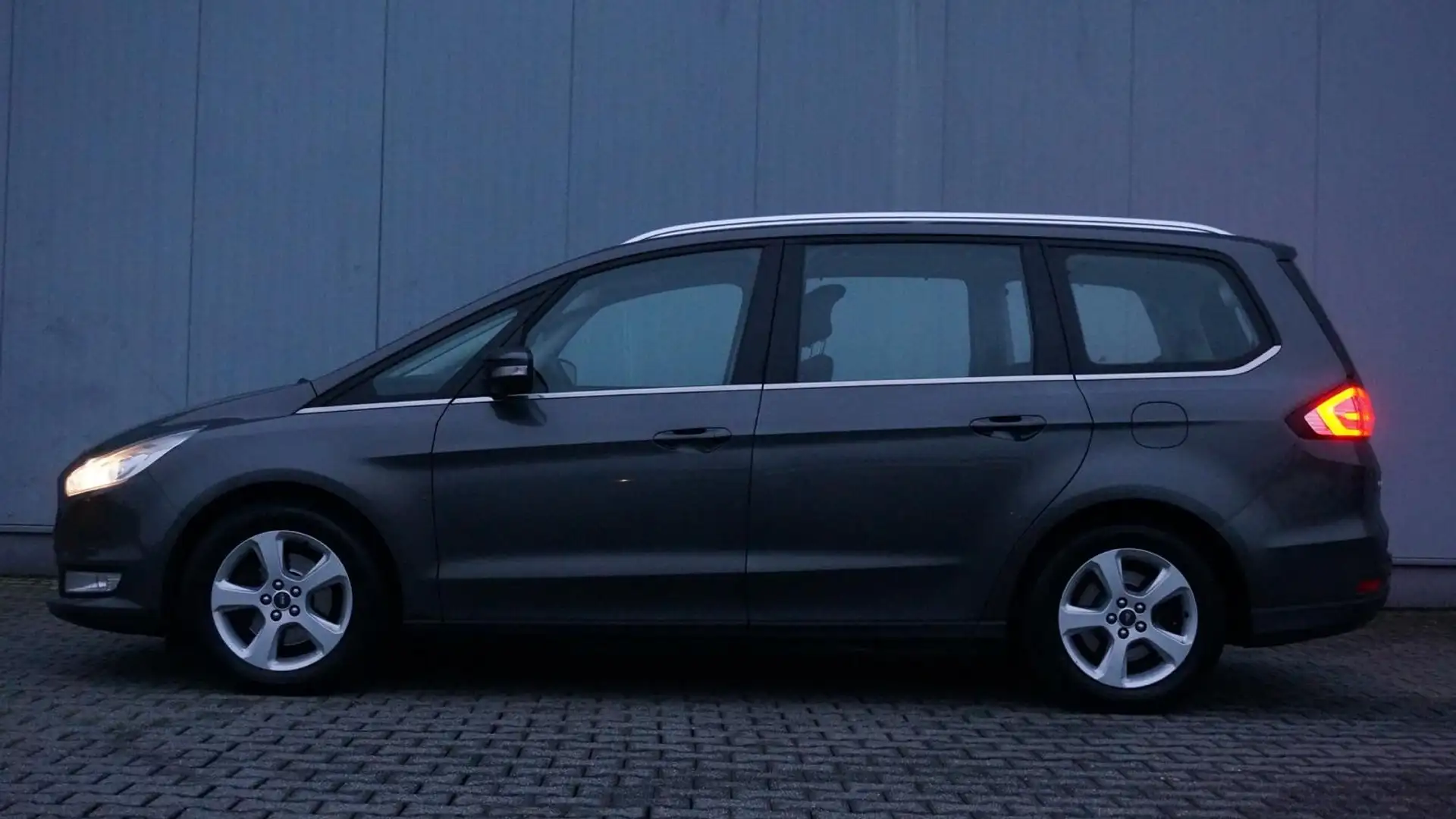 Ford Galaxy Galaxy 2.0 TDCi Aut. Allrad Titanium Gri - 2