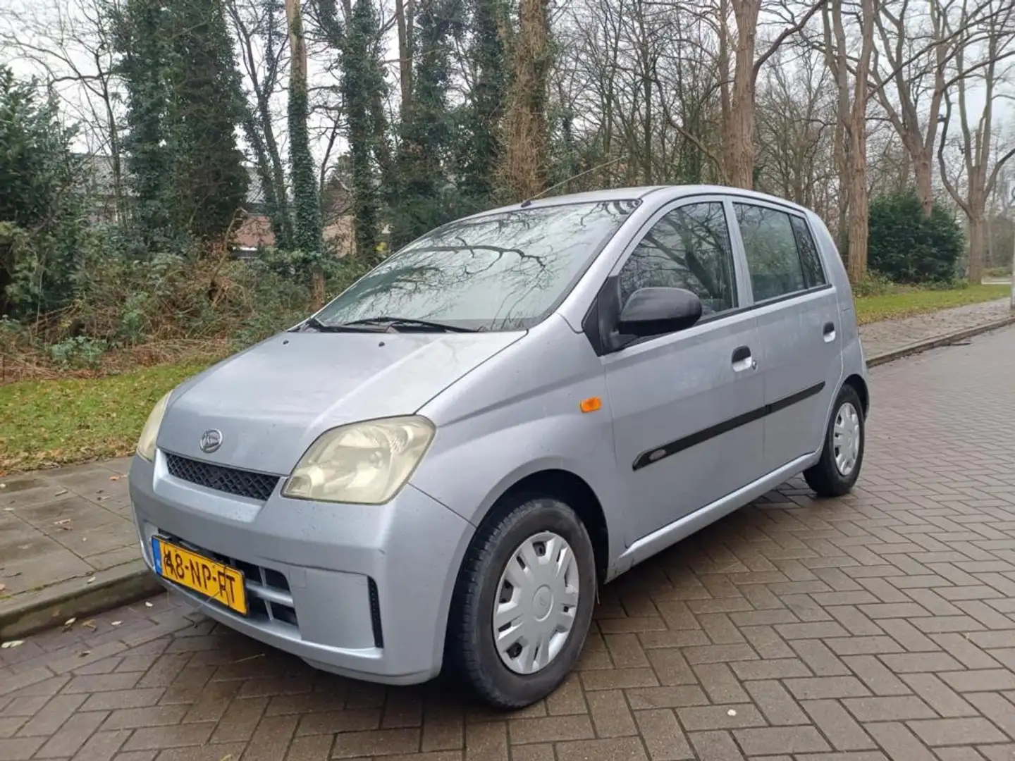 Daihatsu Cuore 1.0-12V Tokyo Gri - 2