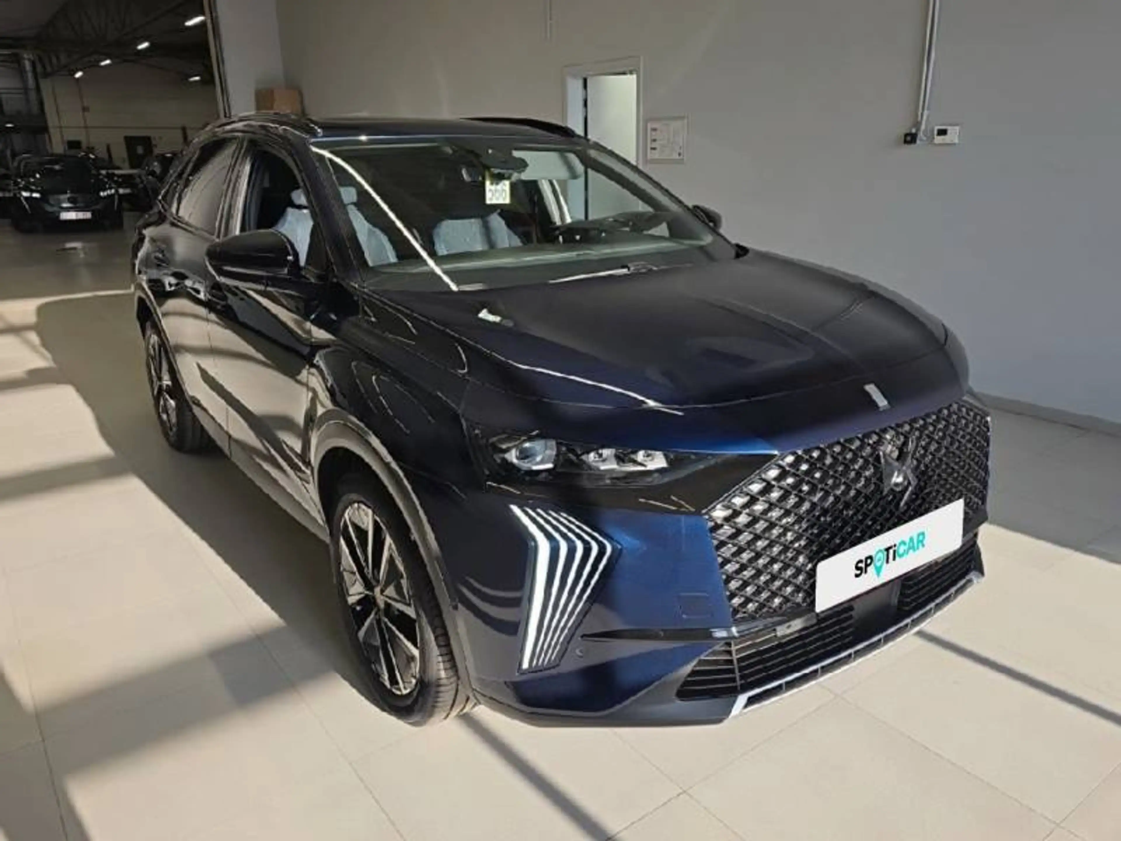 DS Automobiles DS 7 1 Plug-in Hydrid 225 Jules Verne — photo 3
