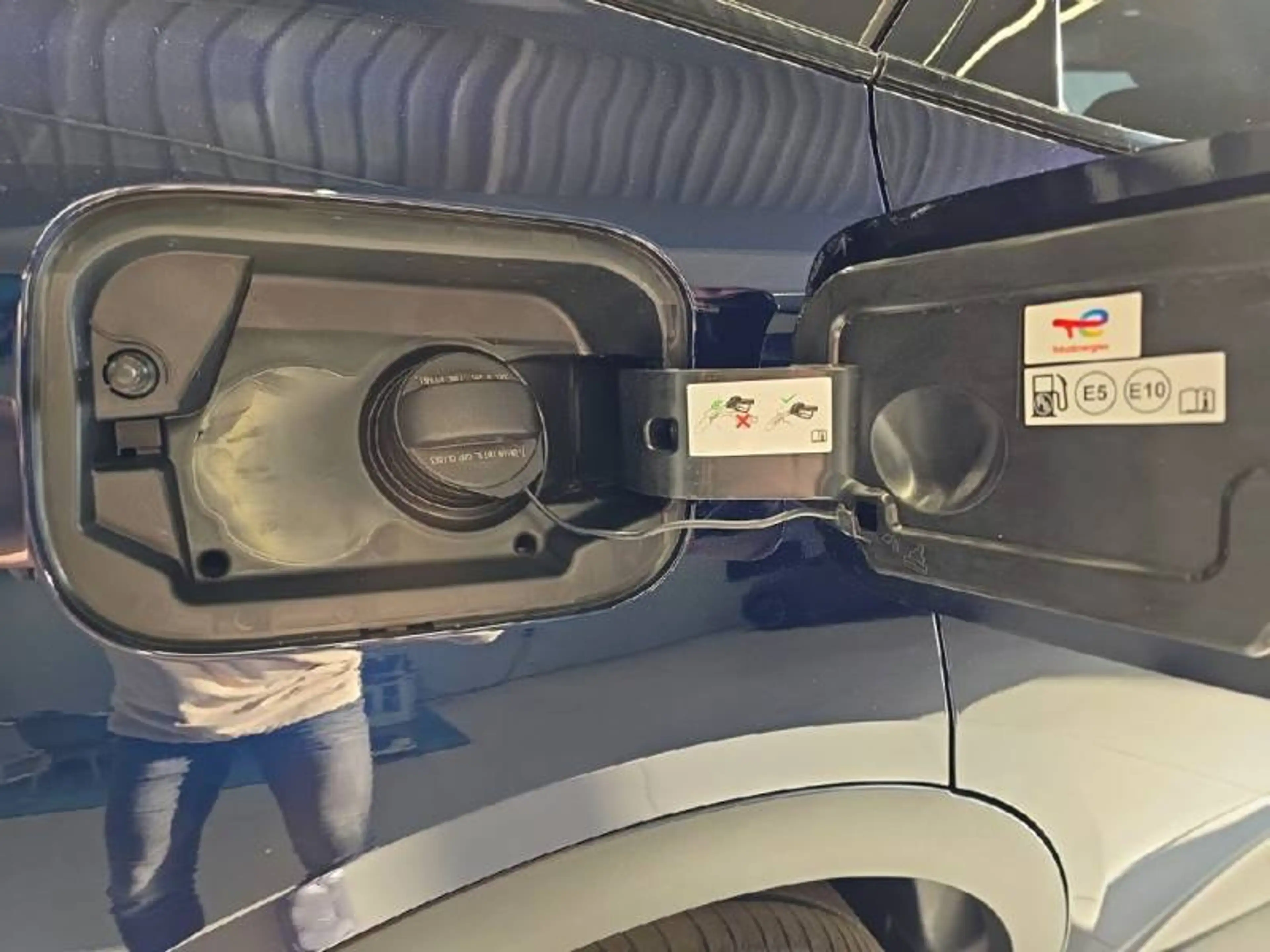 DS Automobiles DS 7 1 Plug-in Hydrid 225 Jules Verne — photo 13