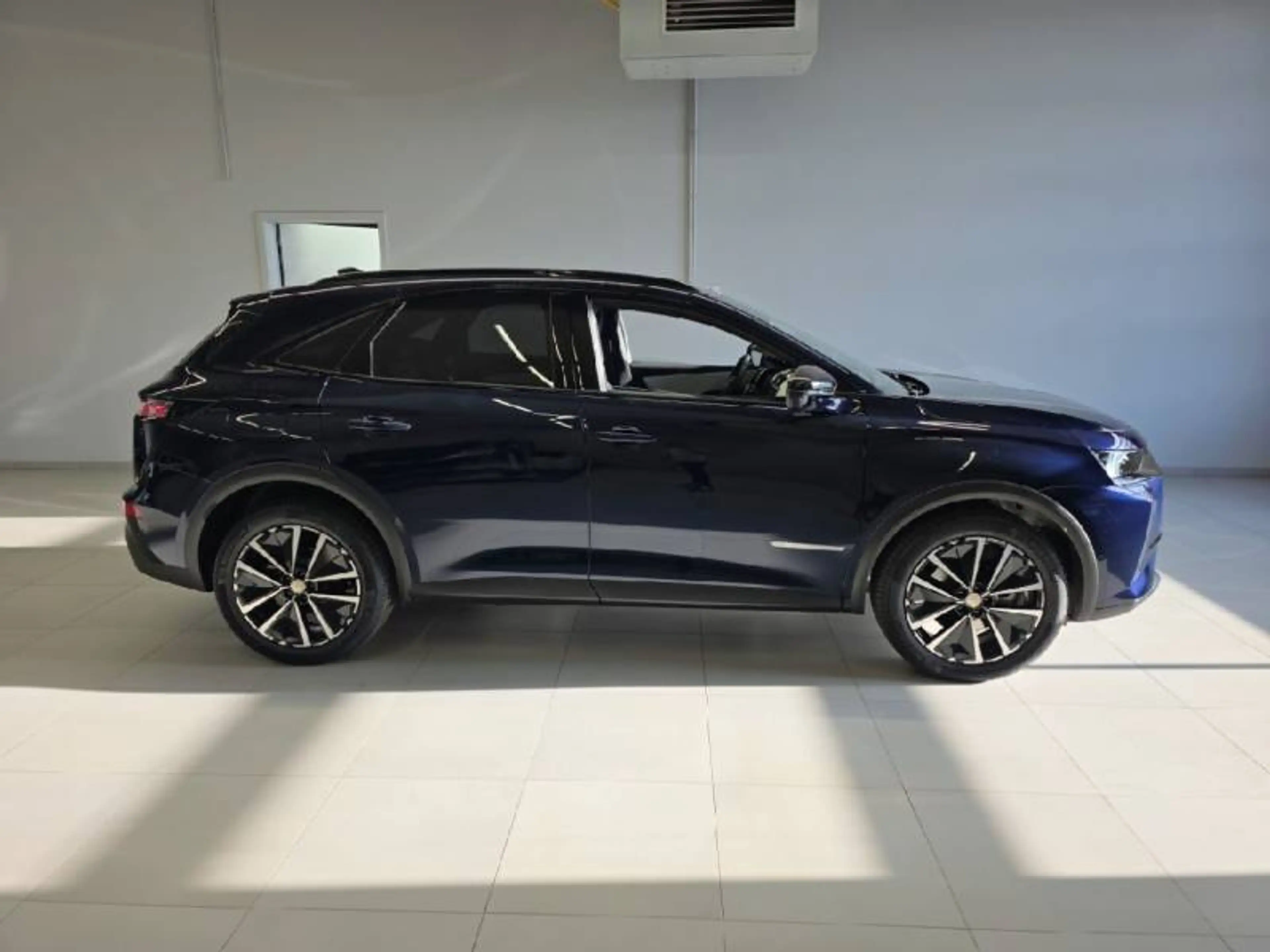 DS Automobiles DS 7 1 Plug-in Hydrid 225 Jules Verne — photo 4