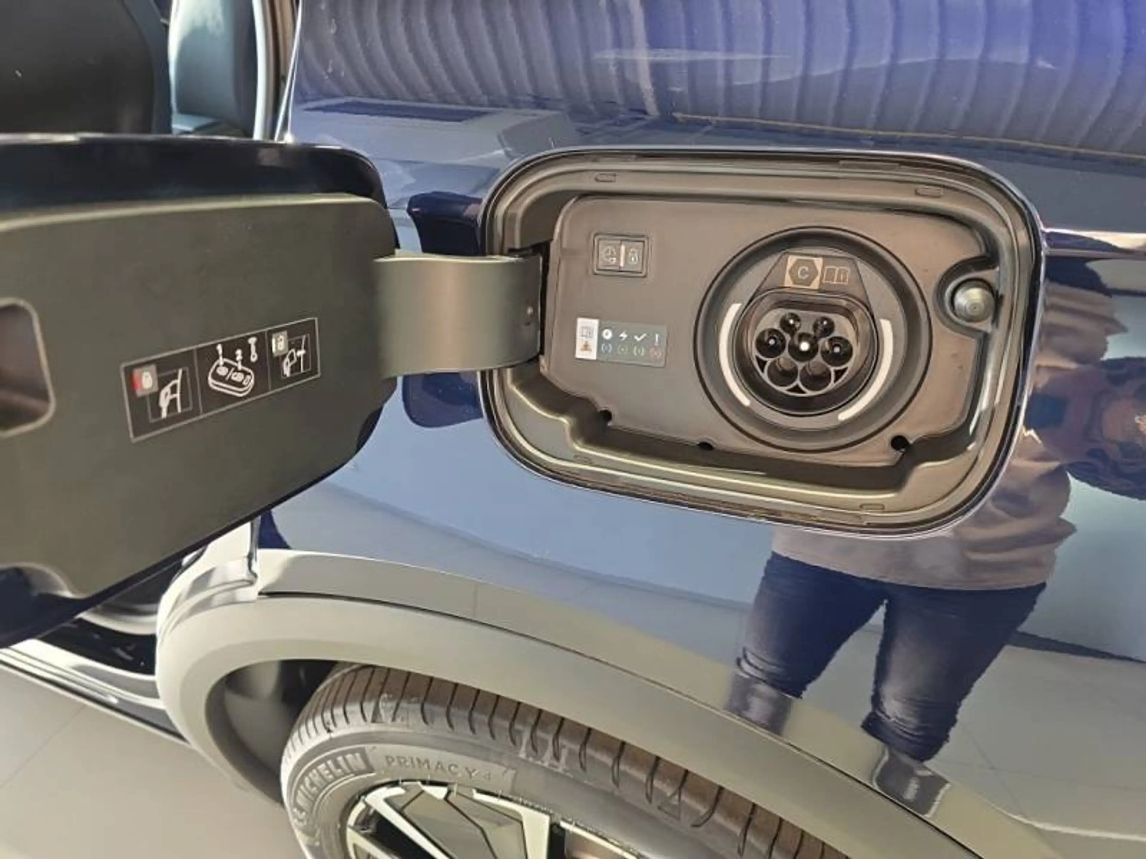 DS Automobiles DS 7 1 Plug-in Hydrid 225 Jules Verne — photo 12