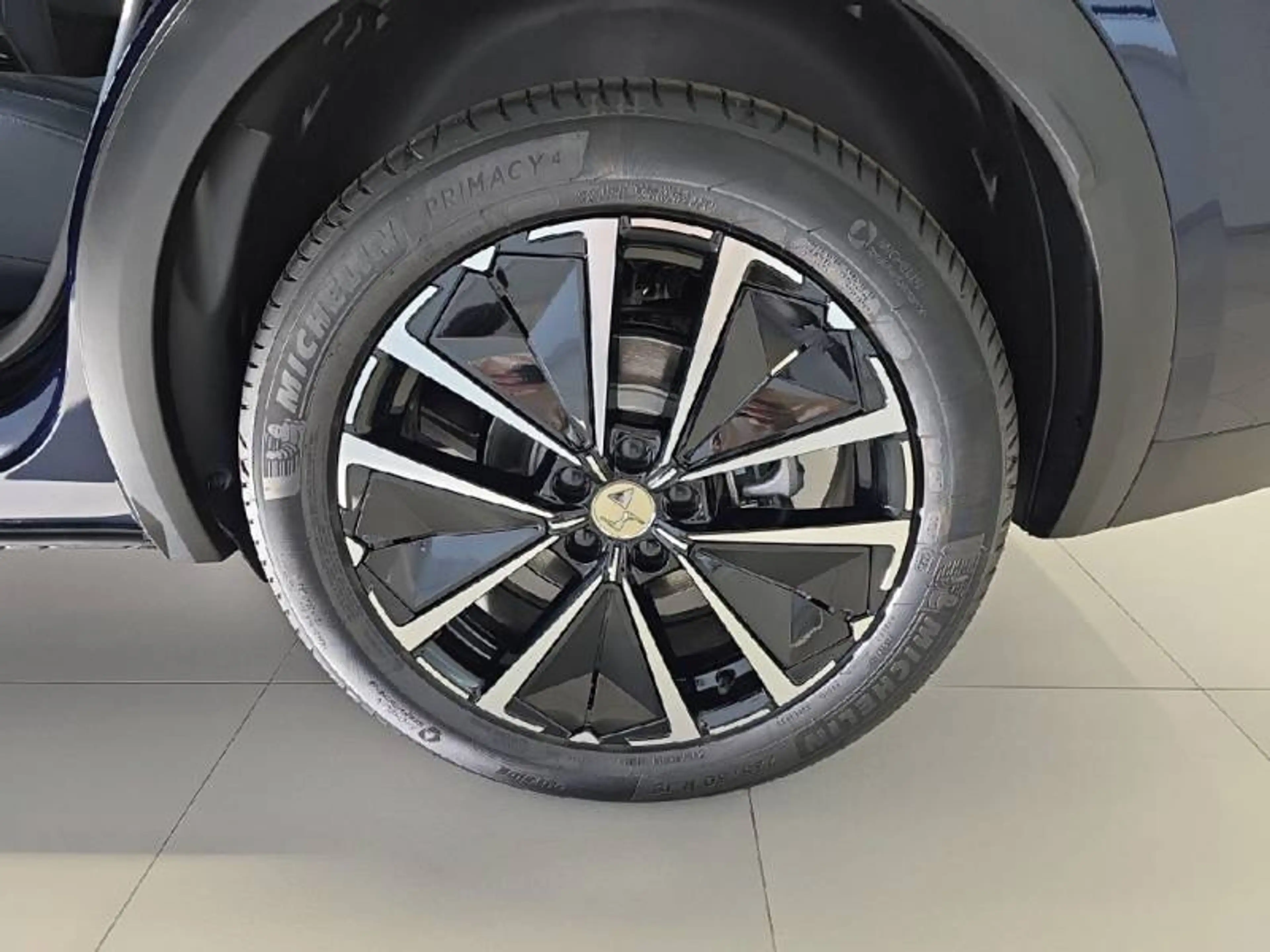 DS Automobiles DS 7 1 Plug-in Hydrid 225 Jules Verne — photo 11