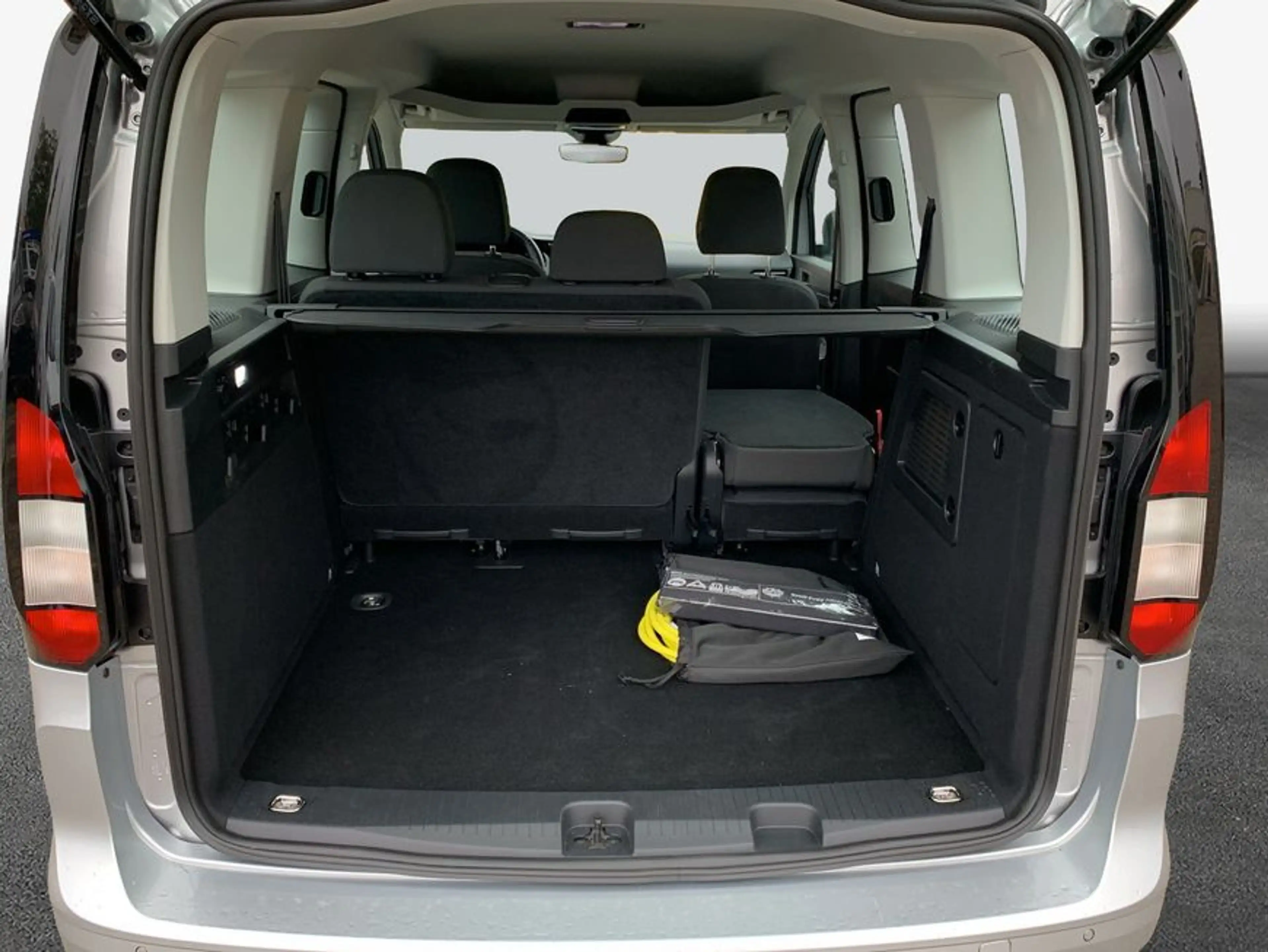 Ford Tourneo Connect 1.5 EcoBoost PHEV Aut. TREND 85 kW — photo 9