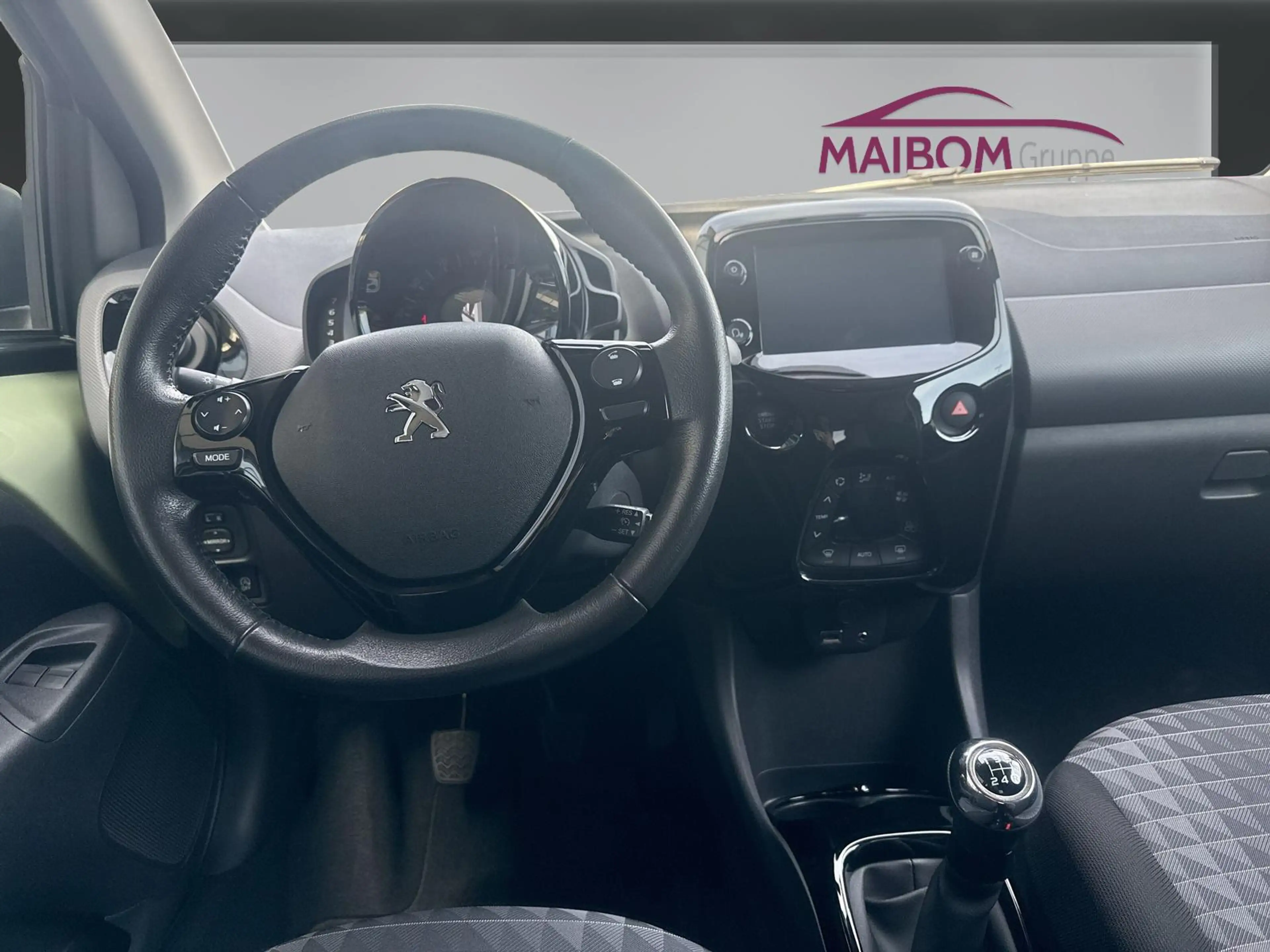Peugeot 108 Allure Metallic — photo 14