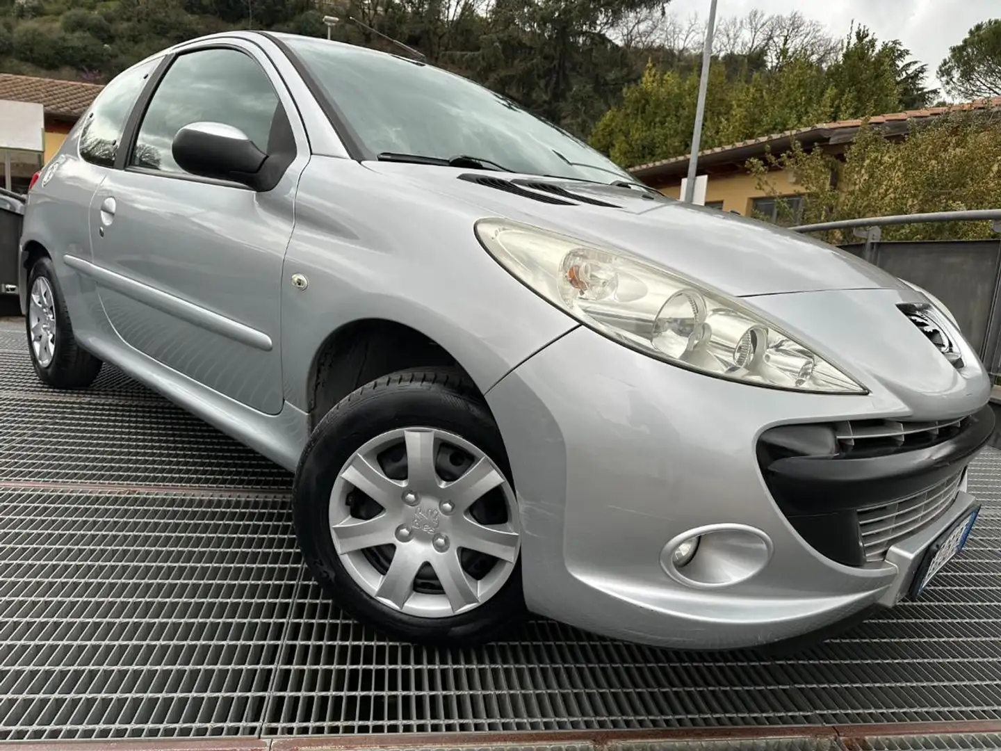 Peugeot 206 Plus 1.1 60CV 3p. TRENDY NEOPATENTATI CLIMA Silber - 1