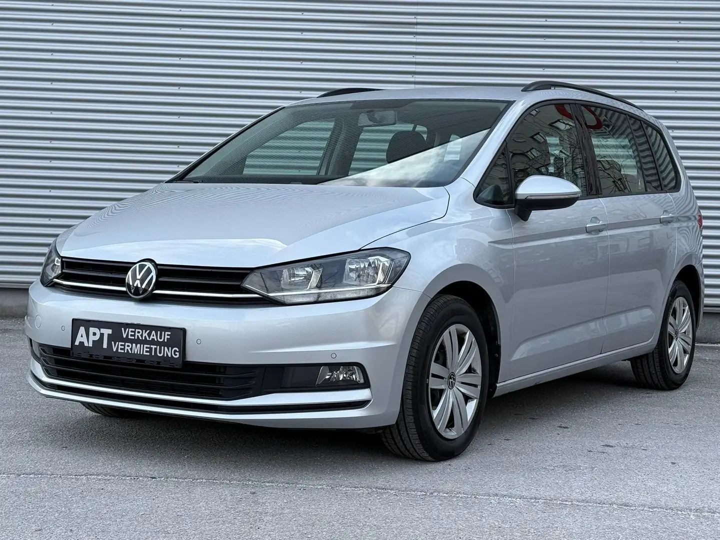 Volkswagen Touran 2,o SCR TDI DSG Silber - 1