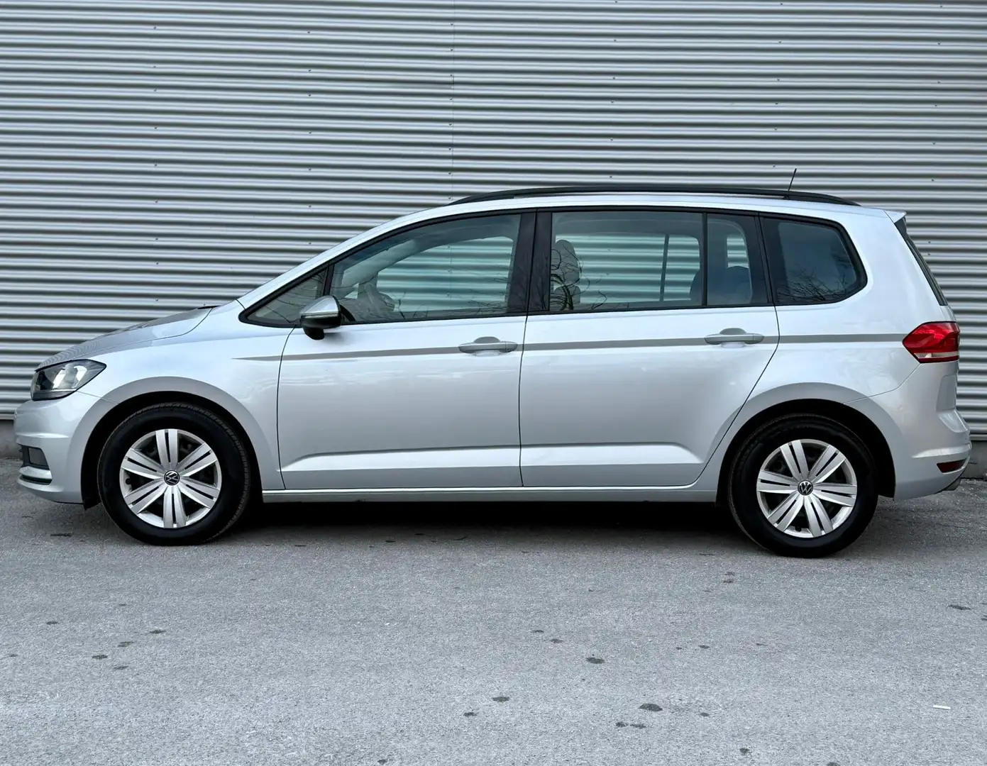 Volkswagen Touran 2,o SCR TDI DSG Silber - 2