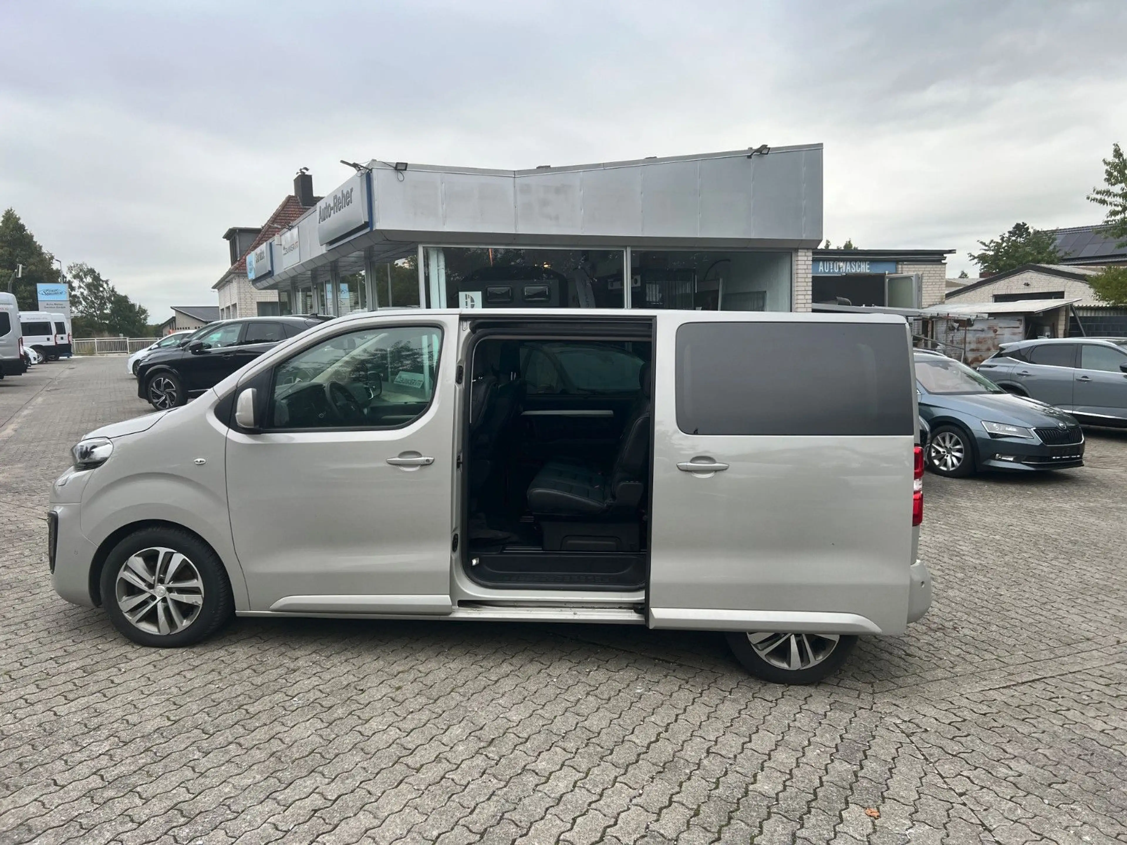 Peugeot Traveller Allure autom. L2 AHK Navi ACC SHZ Kam. — photo 9