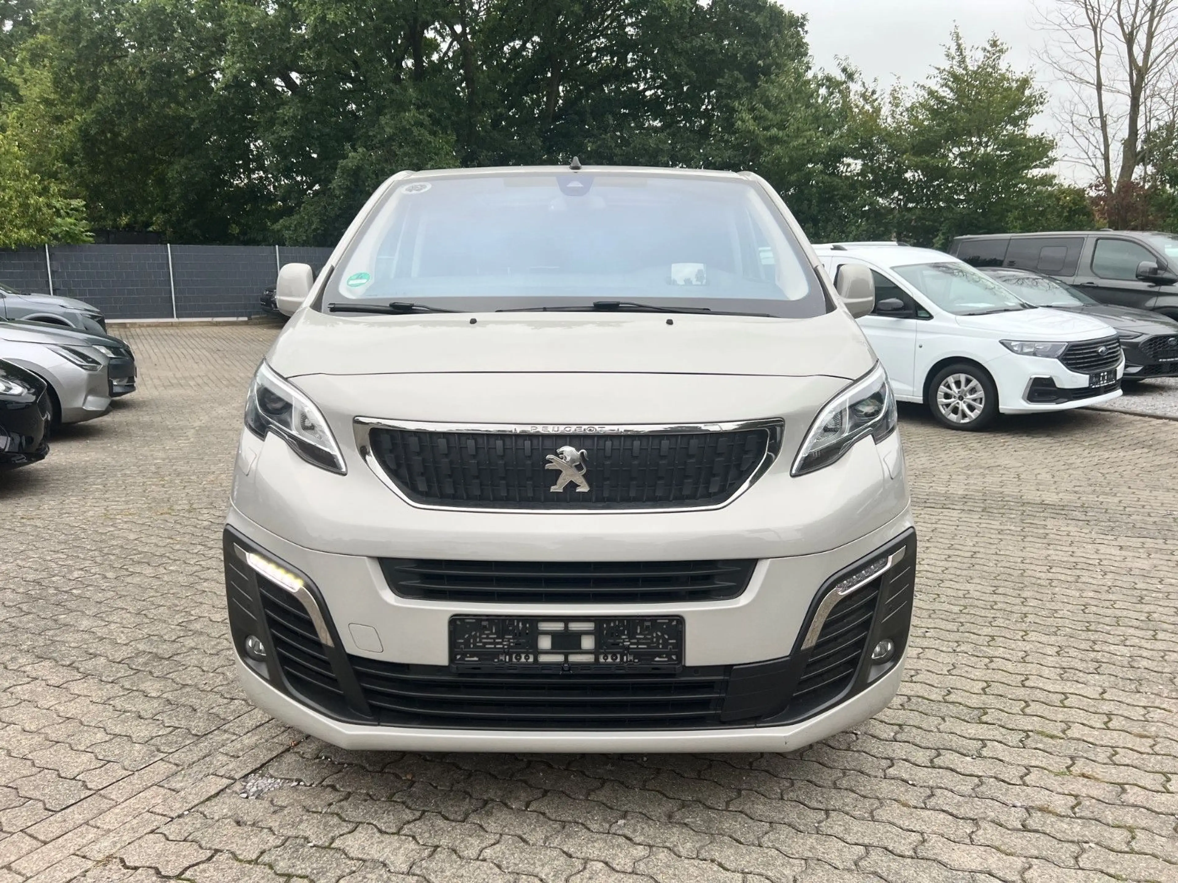 Peugeot Traveller Allure autom. L2 AHK Navi ACC SHZ Kam. — photo 2