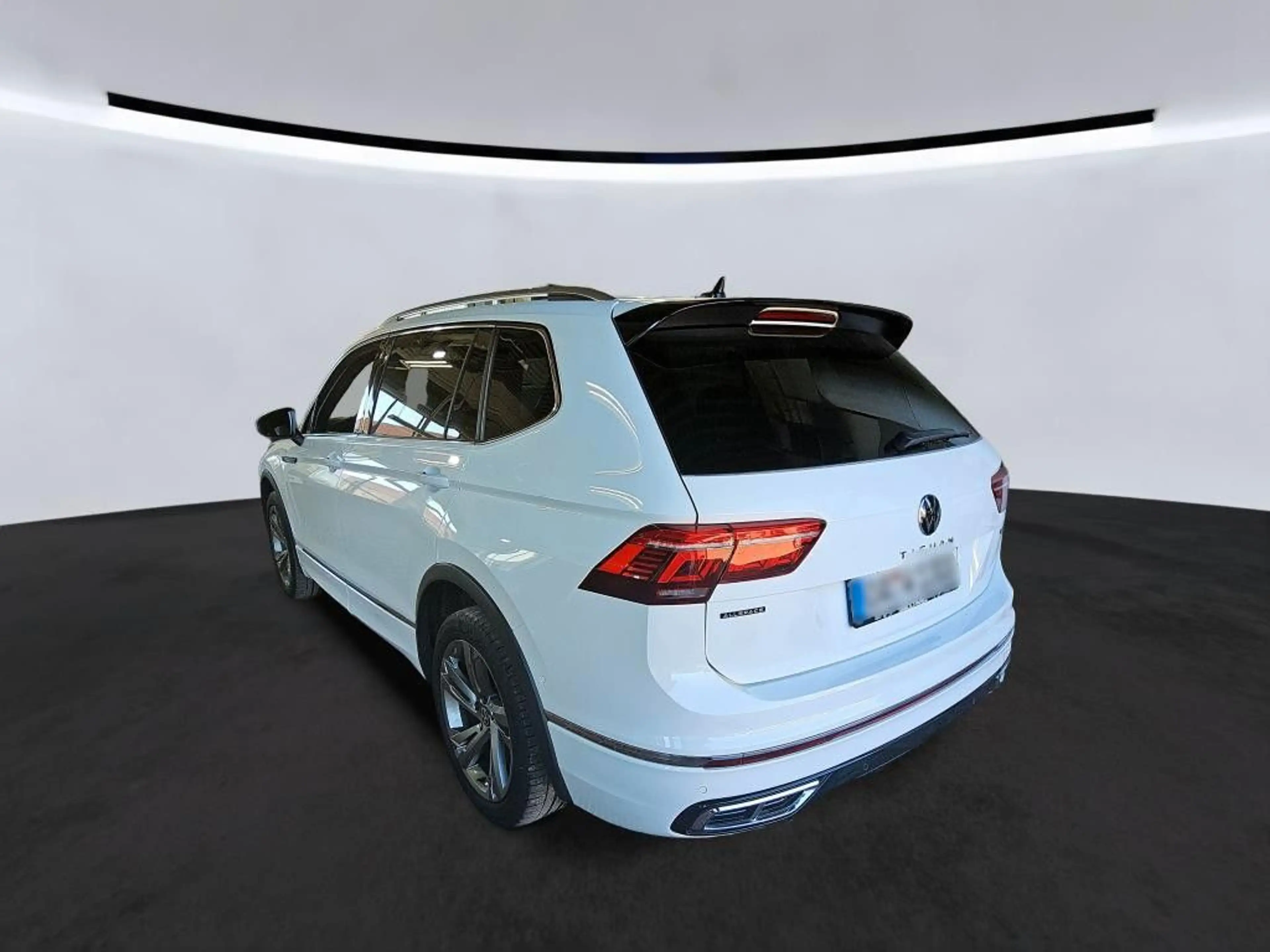Volkswagen Tiguan Allspace R-Line 4Motion2.0TDI DSG Natrix — photo 3