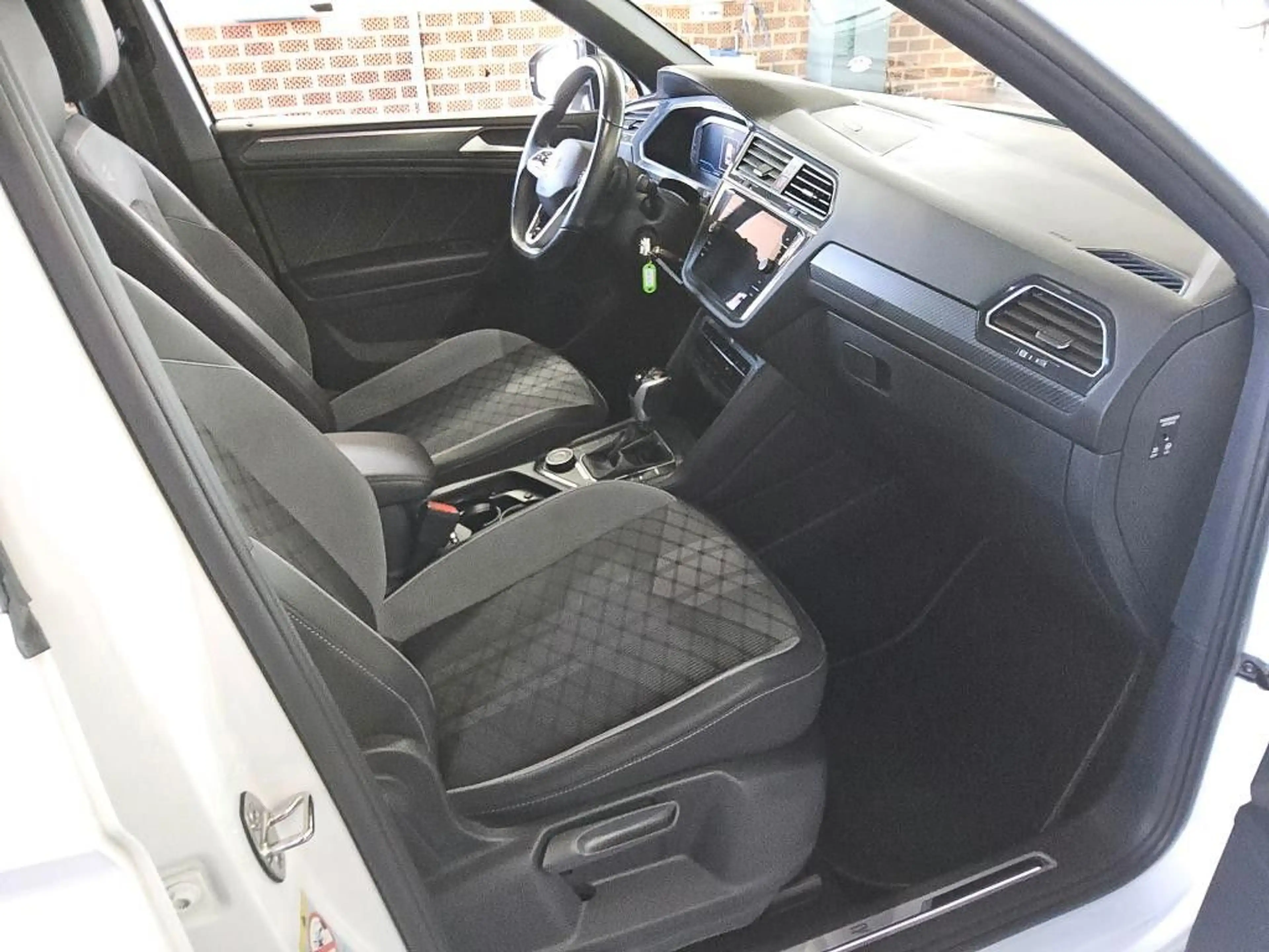 Volkswagen Tiguan Allspace R-Line 4Motion2.0TDI DSG Natrix — photo 6