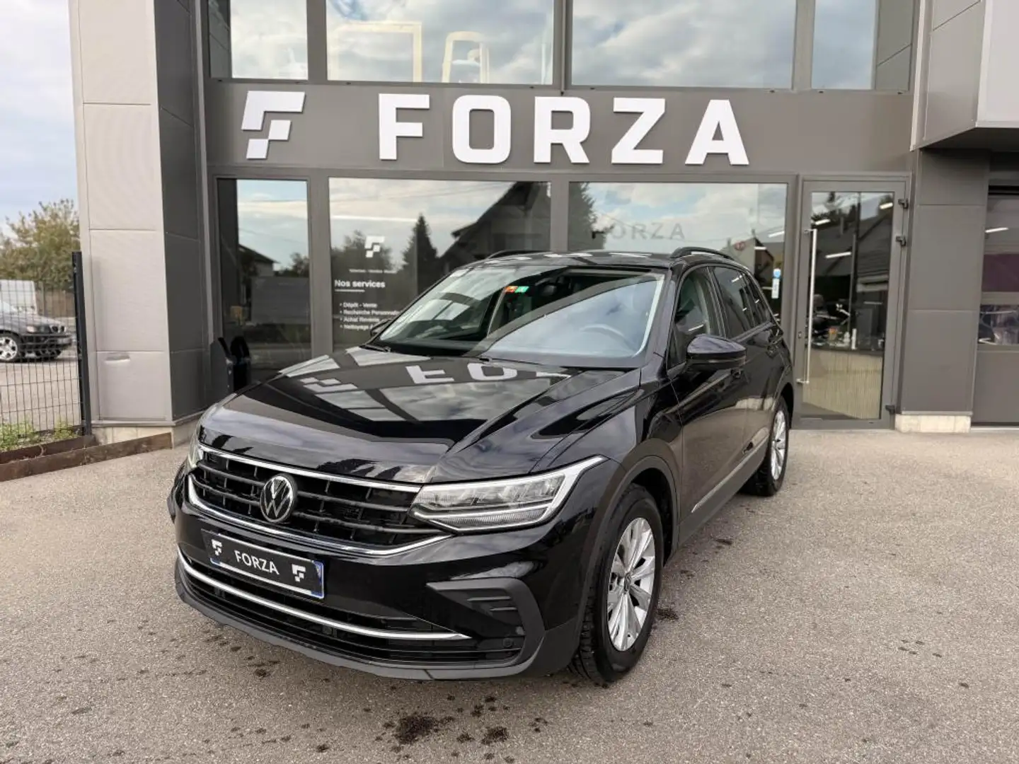 Volkswagen Tiguan 2.0 16V TDI - 150 ch - BV DSG 7  Life Plus Zwart - 1