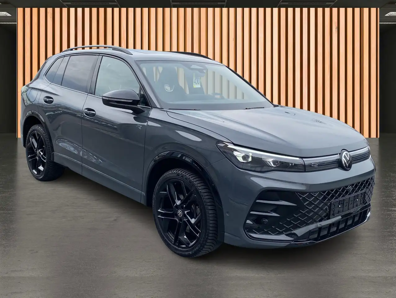 Volkswagen Tiguan 2.0 TSI R-Line IQ Drive 4M*BlackStyle 6