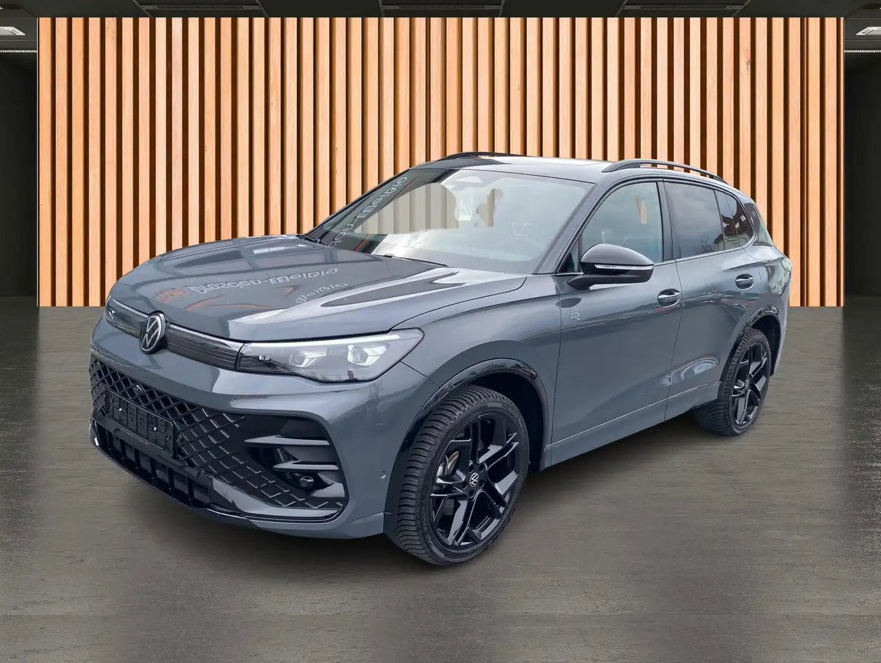 Volkswagen Tiguan 2.0 TSI R-Line IQ Drive 4M*BlackStyle 2