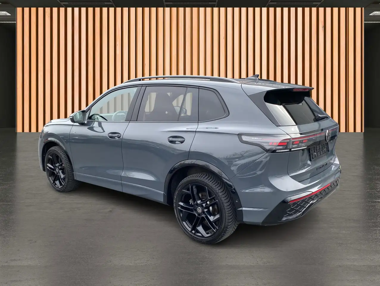 Volkswagen Tiguan 2.0 TSI R-Line IQ Drive 4M*BlackStyle 4
